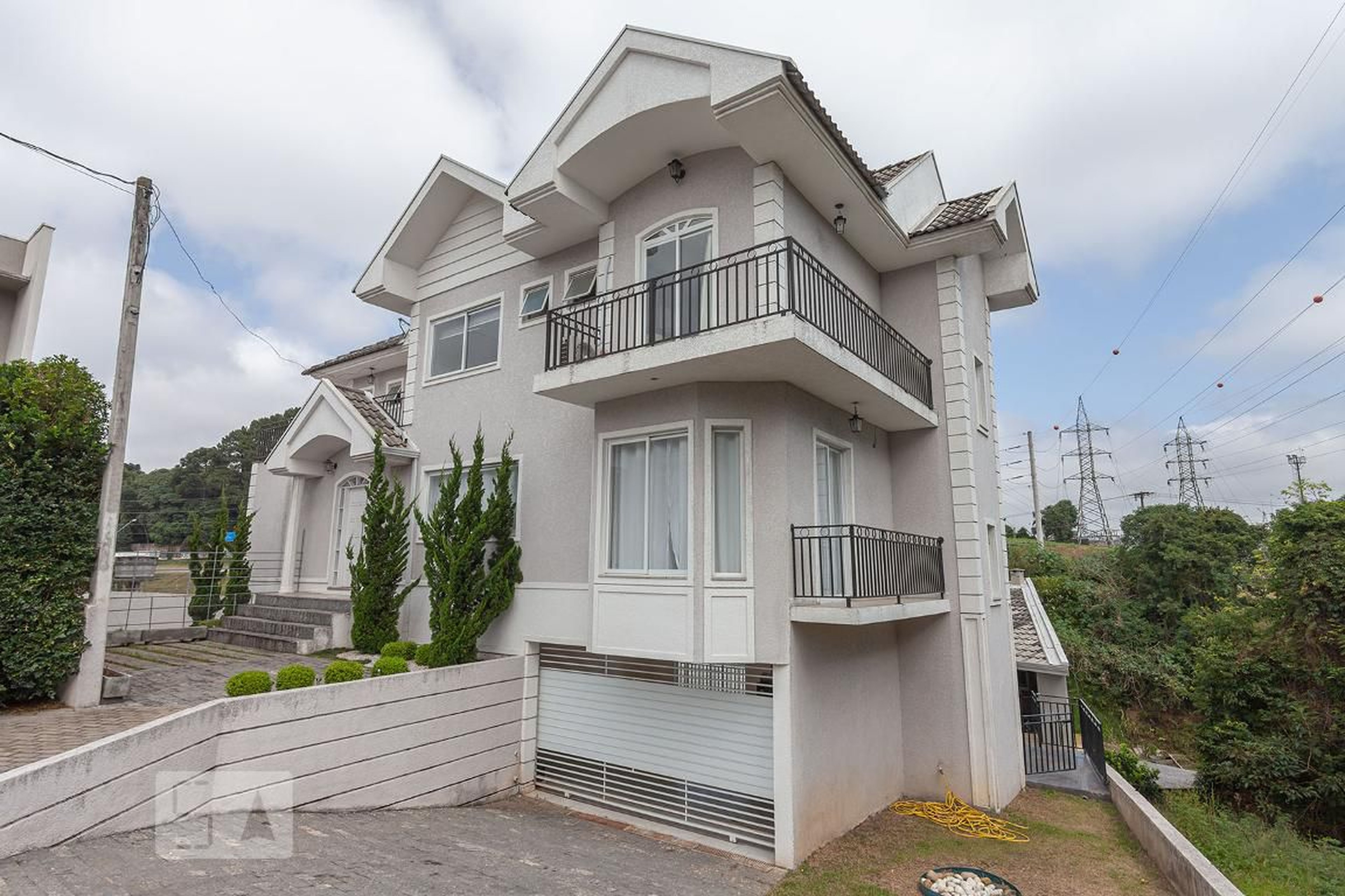 Fachada Condomínio em Rua Carmelina Cavassin, 1580