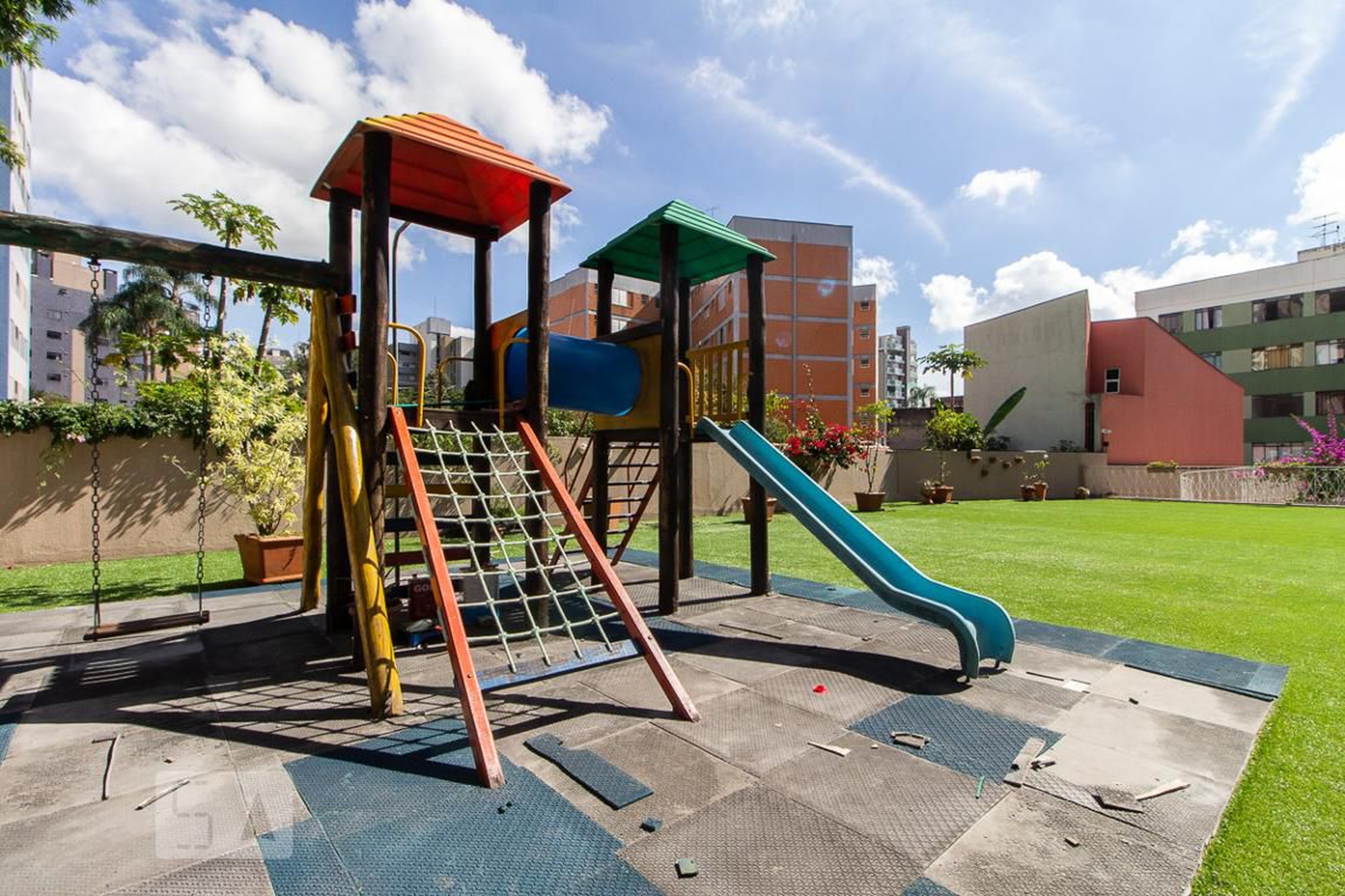 Playground - Murat Guimarães