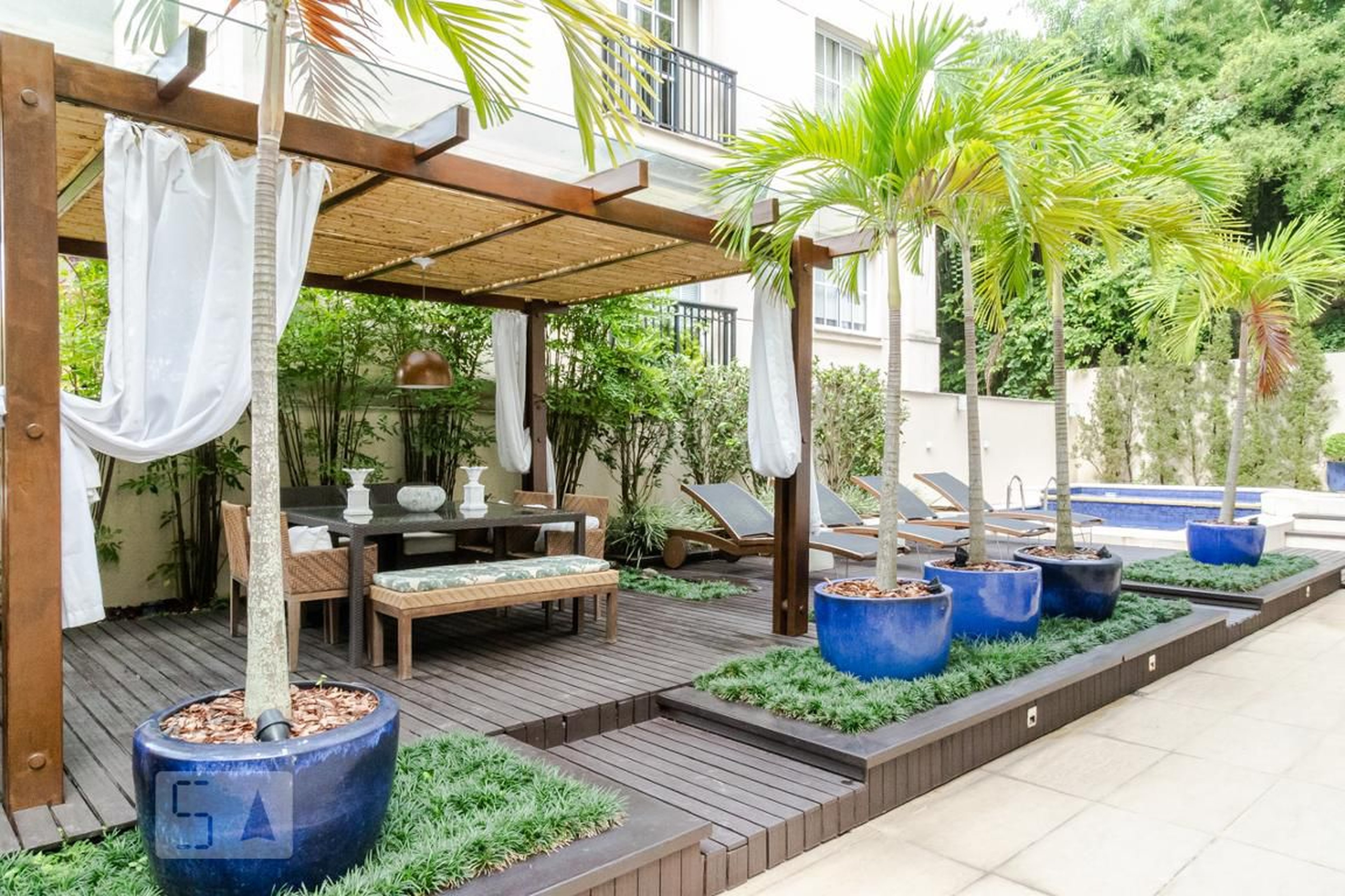 Área Externa - Les Palais