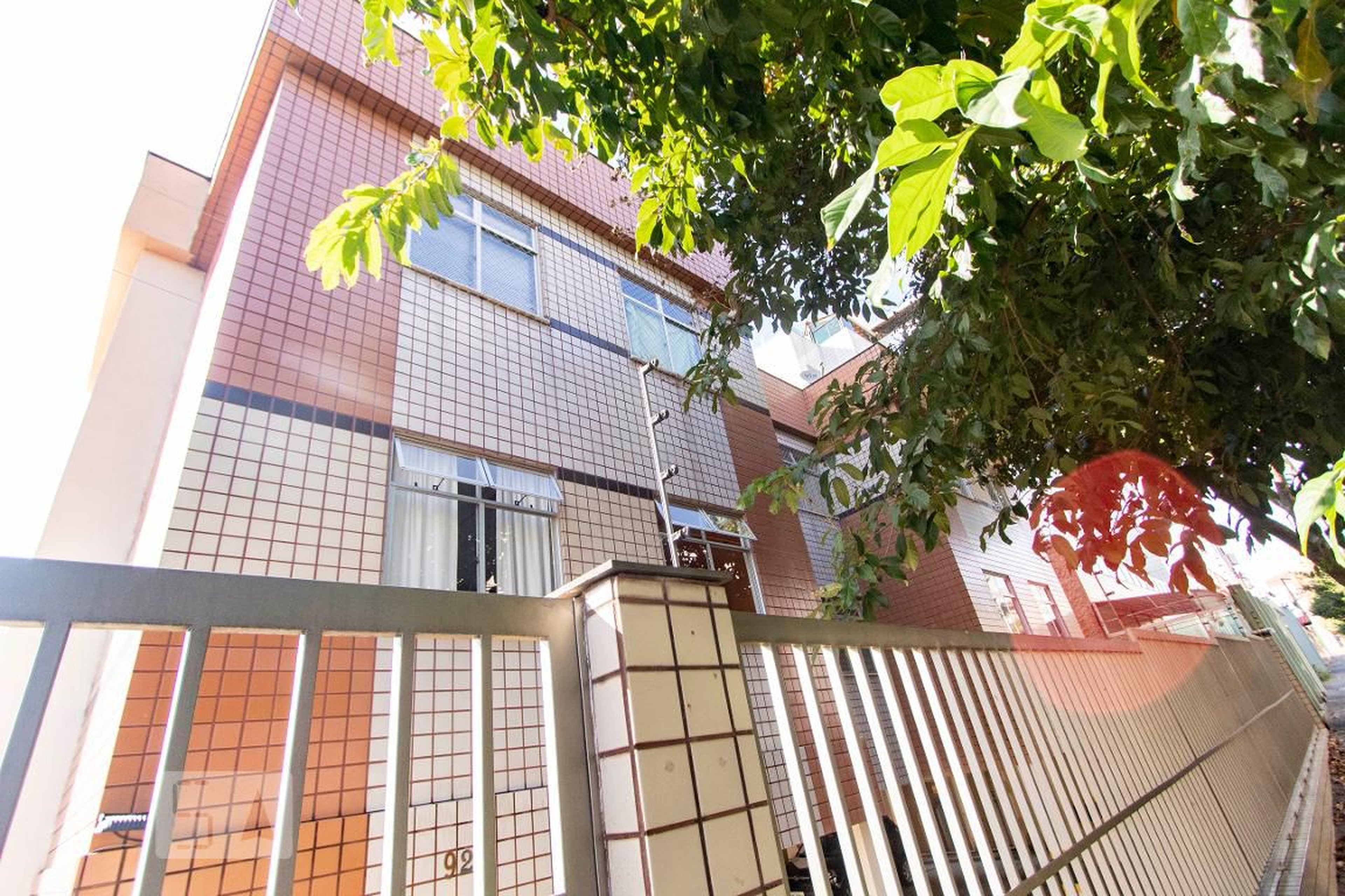 Fachada Condomínio em Rua Carmelita Faria Garófalo, 92