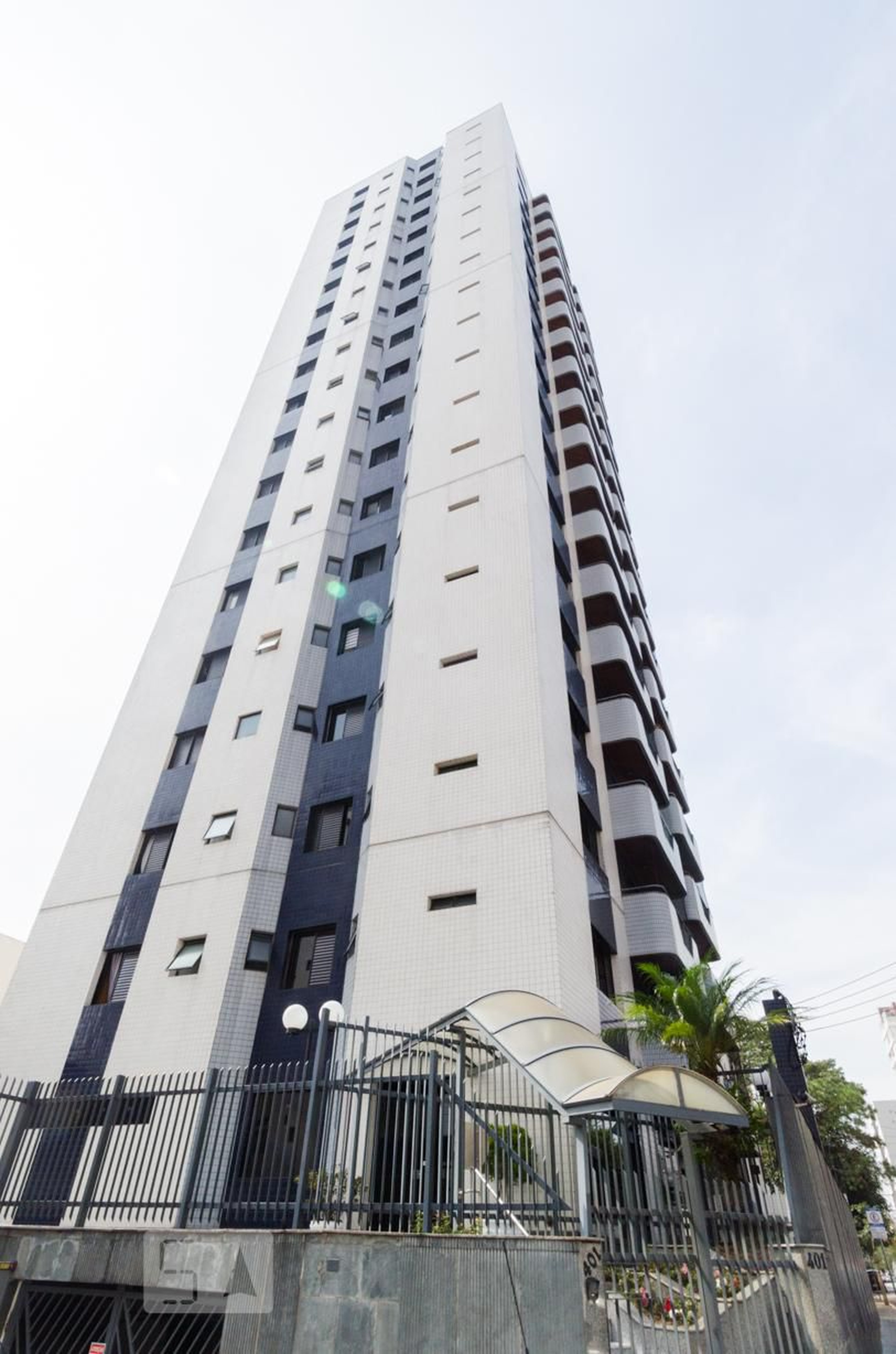 Fachada Condomínio em Rua Prudente de Moraes, 111