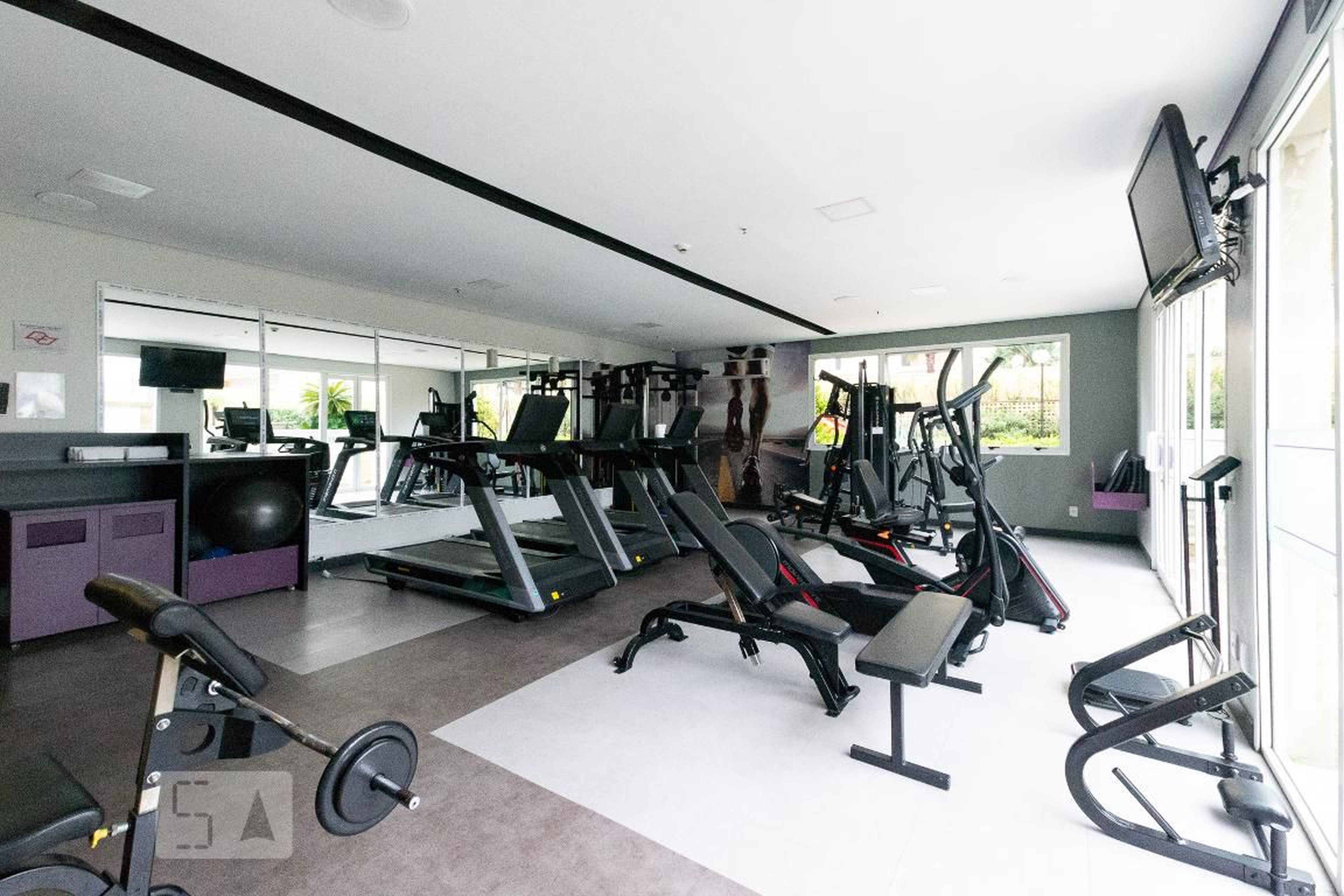 Academia - Mercure Hotel