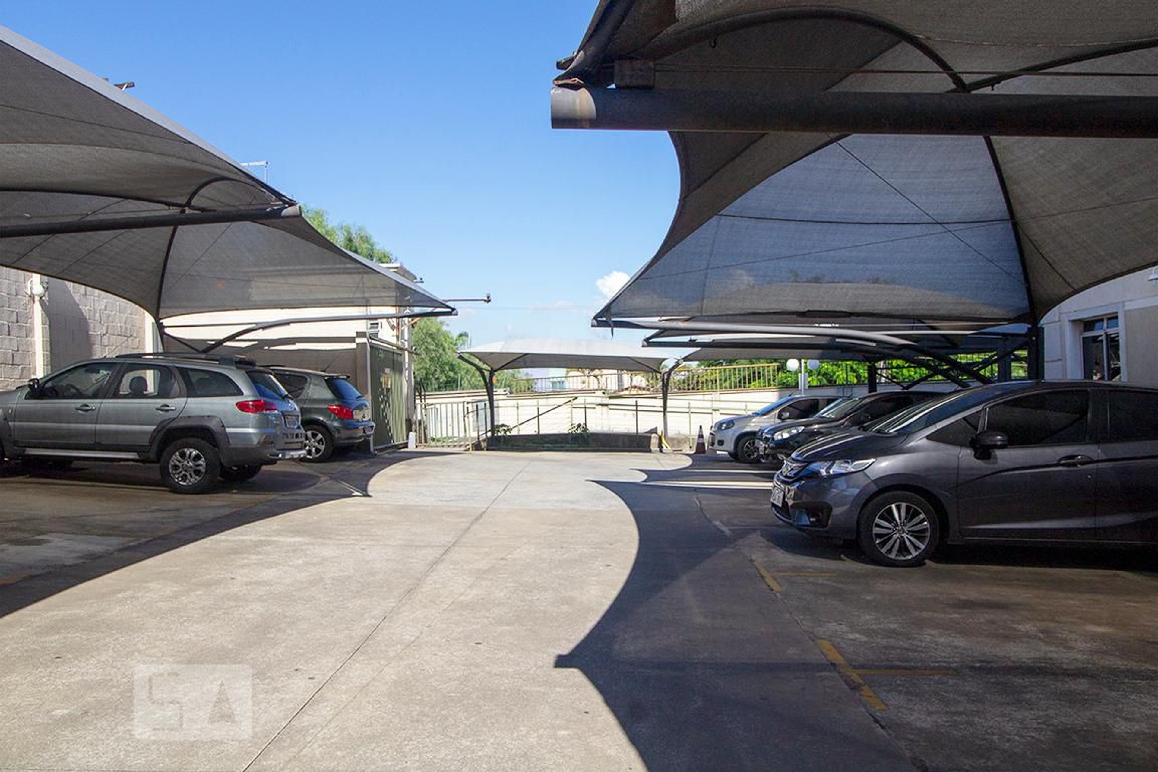 Estacionamento - imínio Parque La Terre