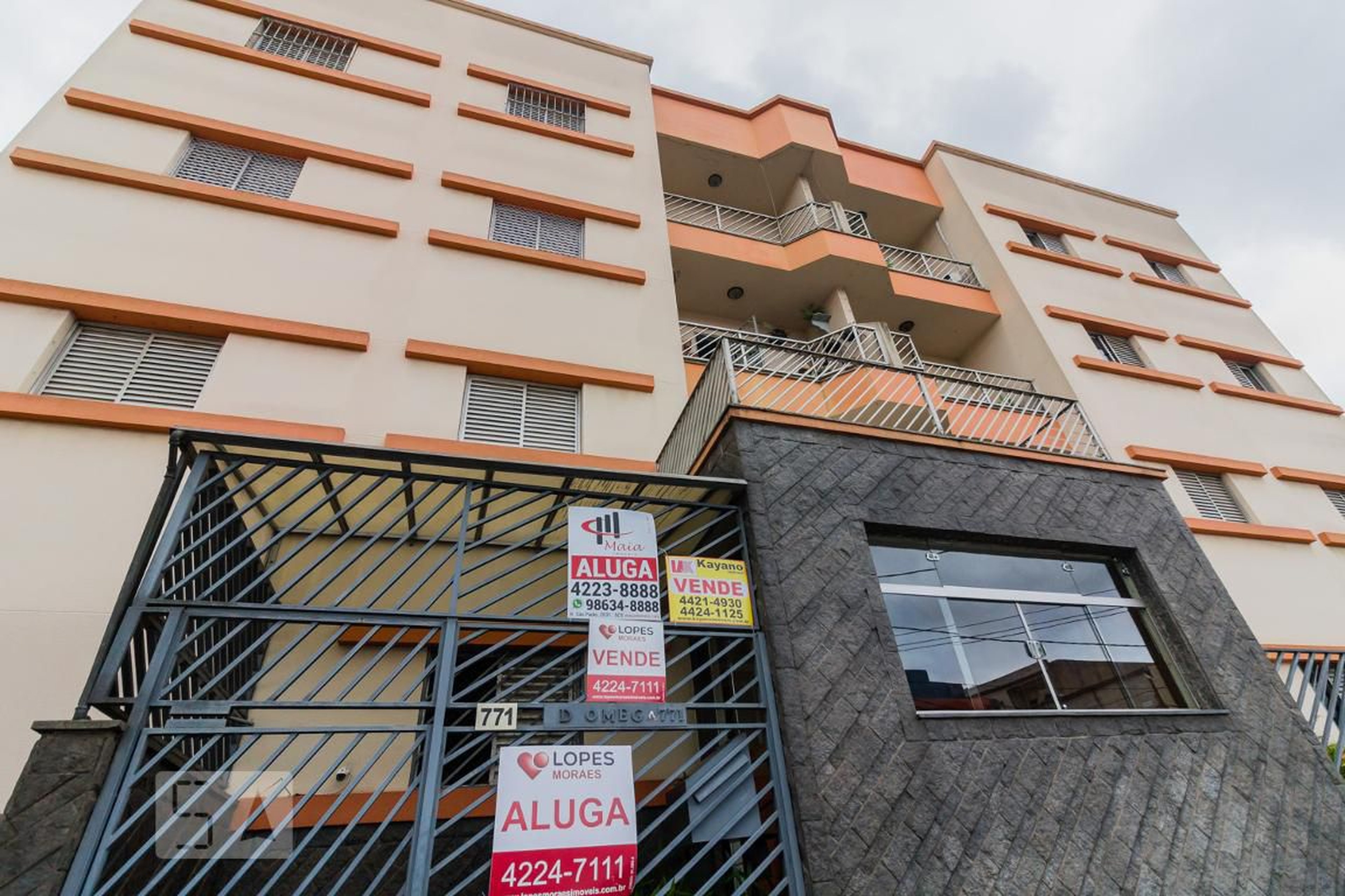 Fachada do Prédio Condomínio em Rua Cavalheiro Ernesto Giuliano, 771