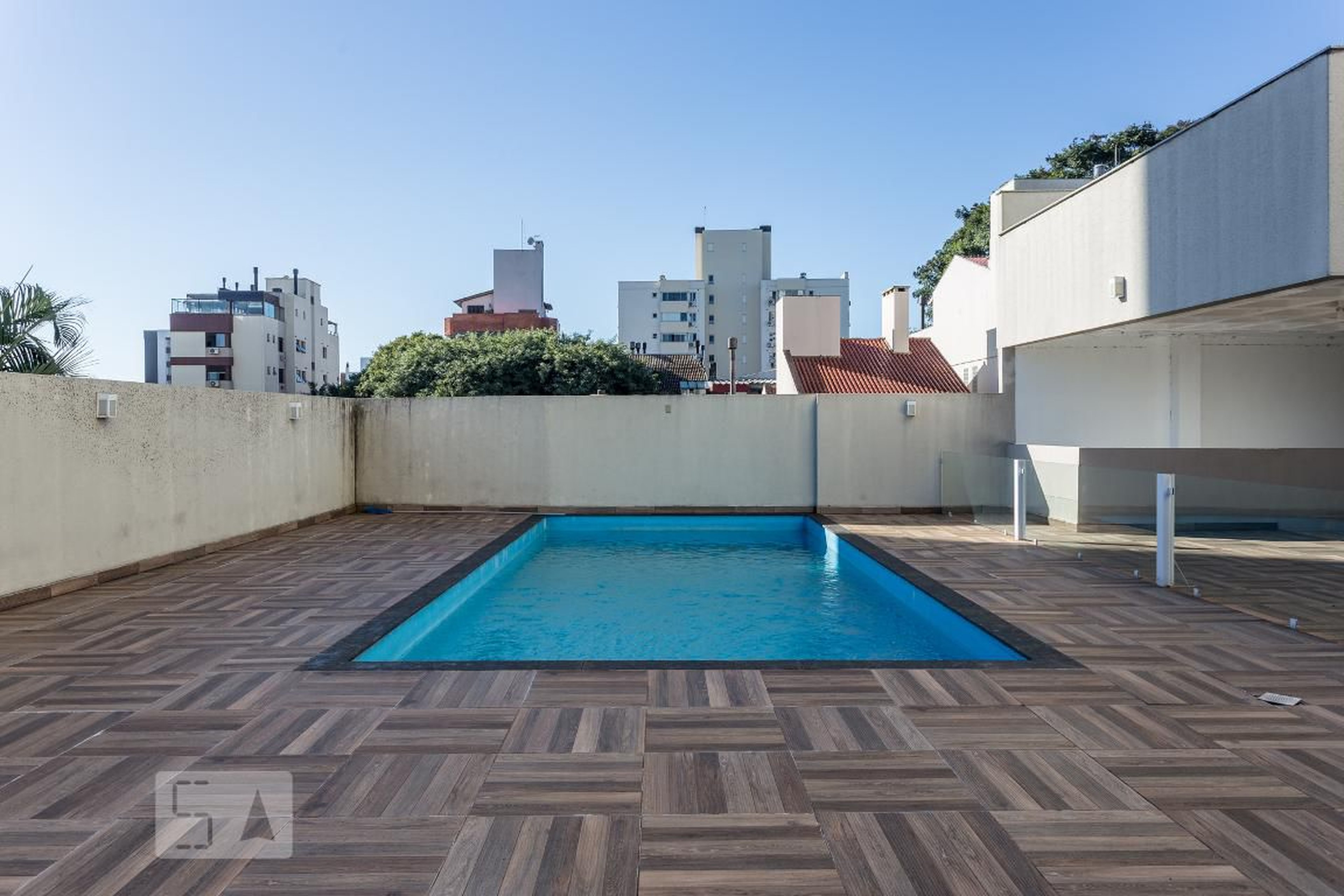 Piscina Condomínio em Rua Professor Freitas Cabral, 272
