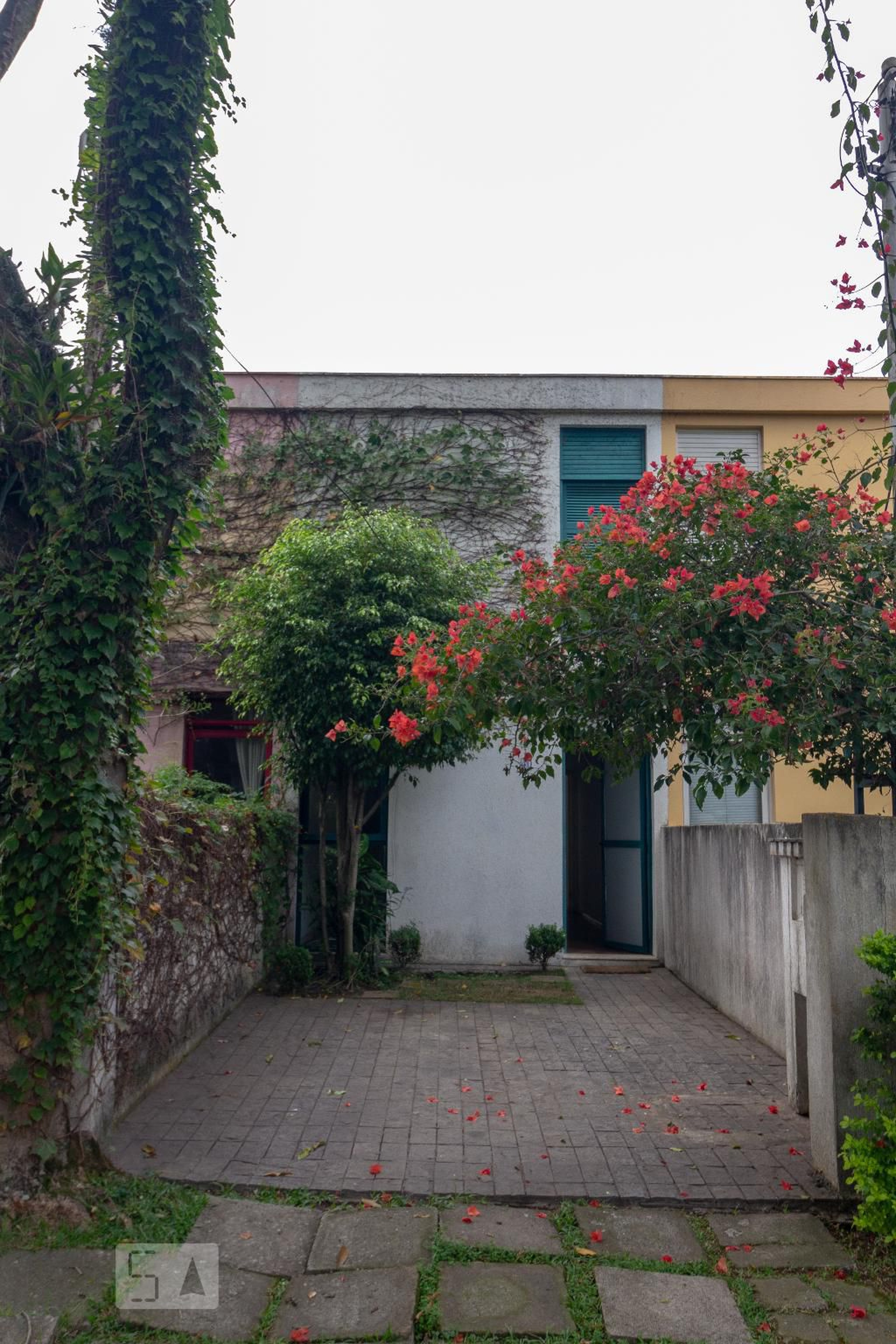 Fachada Condomínio em Rua Andréa Paulinetti, 124