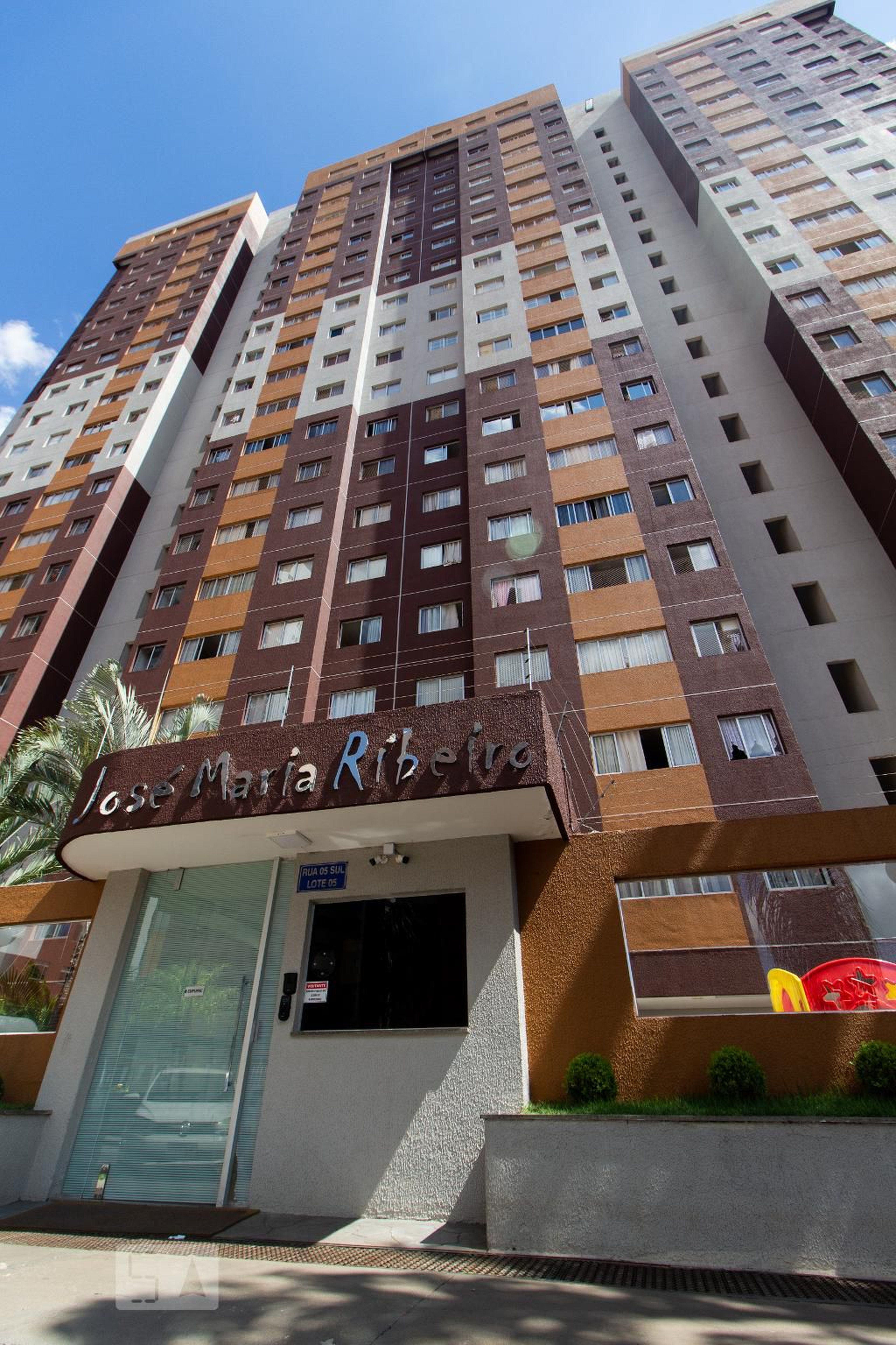 Fachada Condomínio José Maria Ribeiro