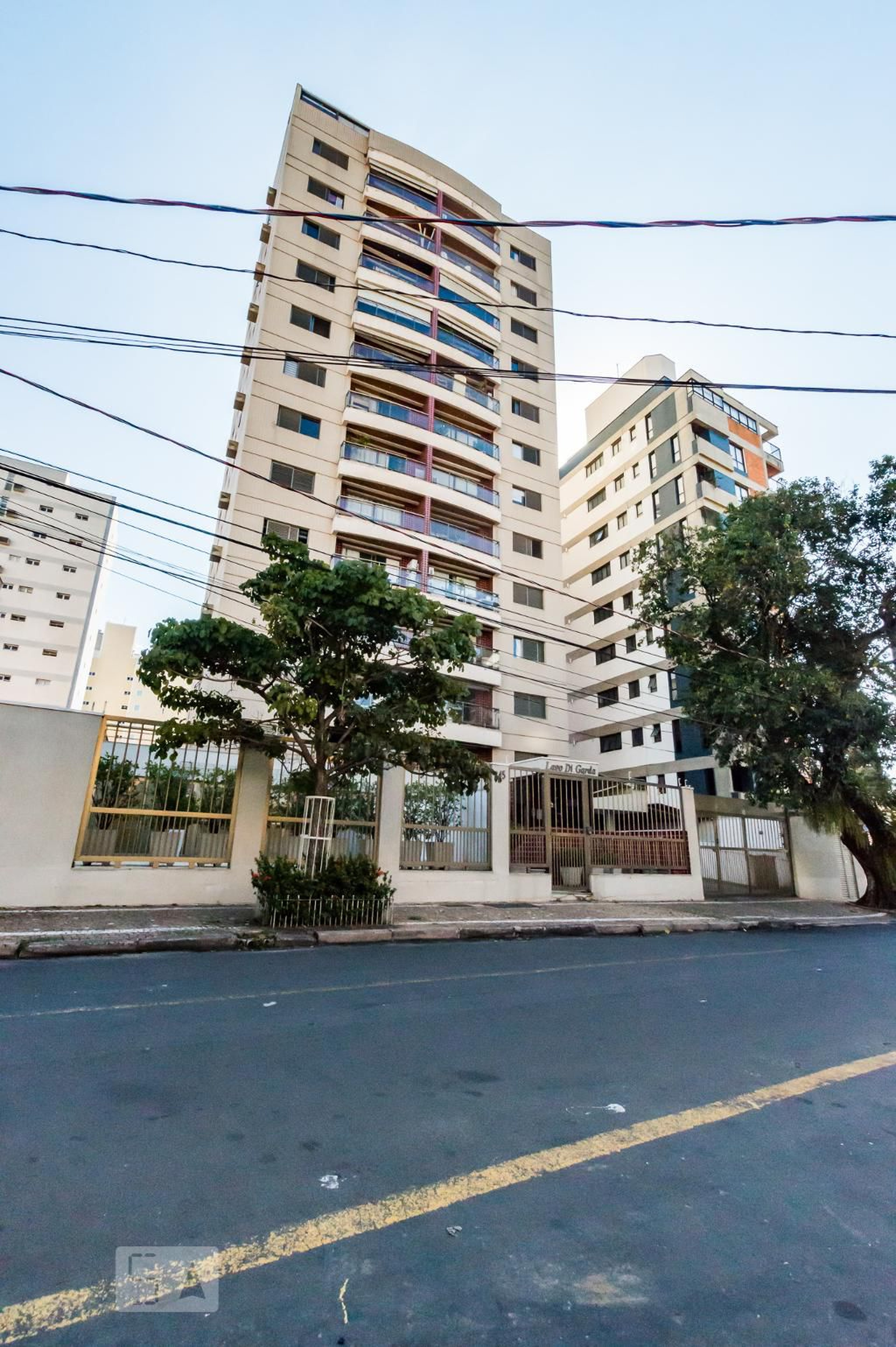 Fachada Condomínio em Rua Doutor Viêira Bueno, 243