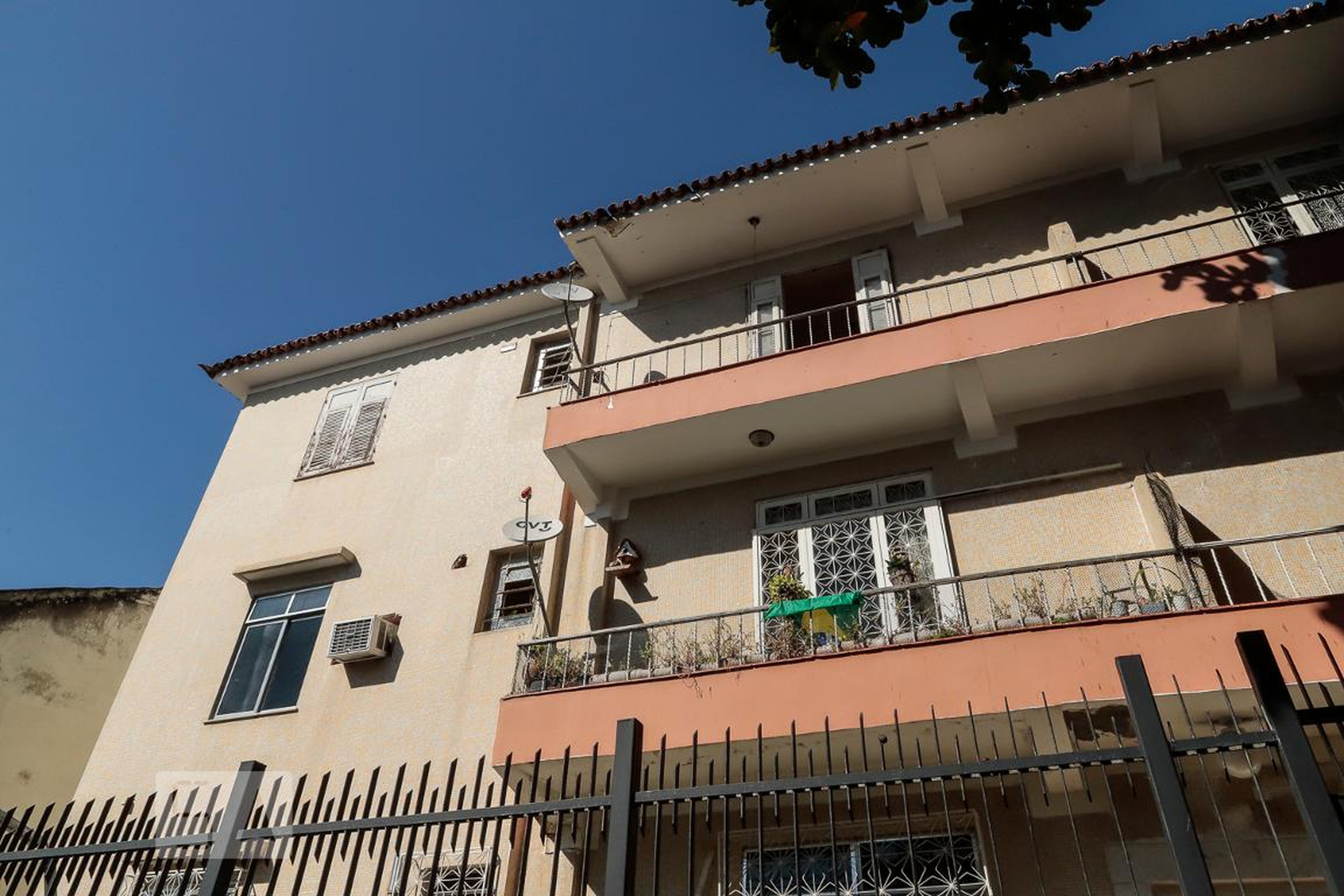 Fachada Condomínio em Rua Grão Pará, 495