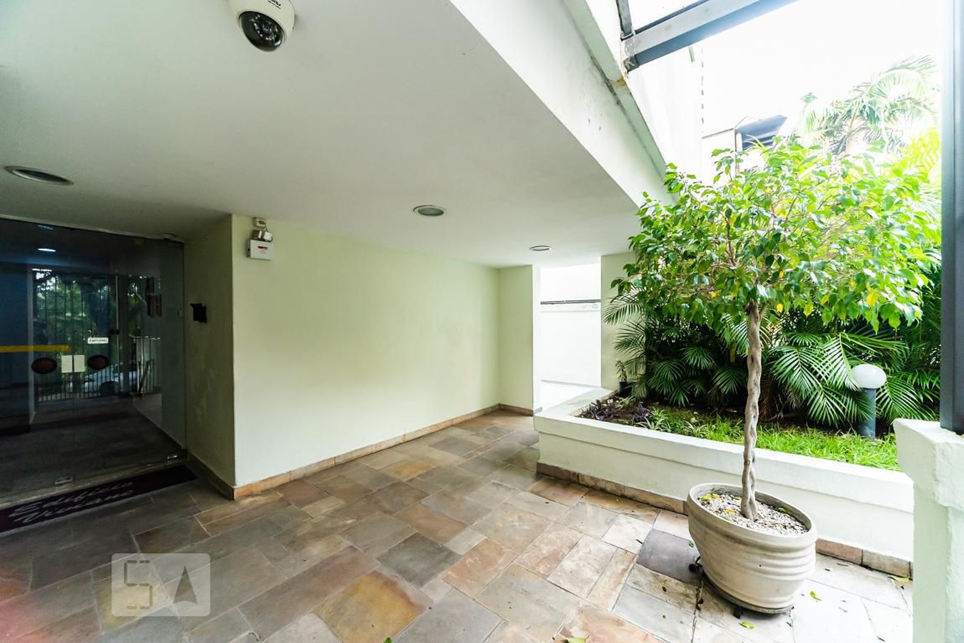 Área Externa - Edifício Viviane