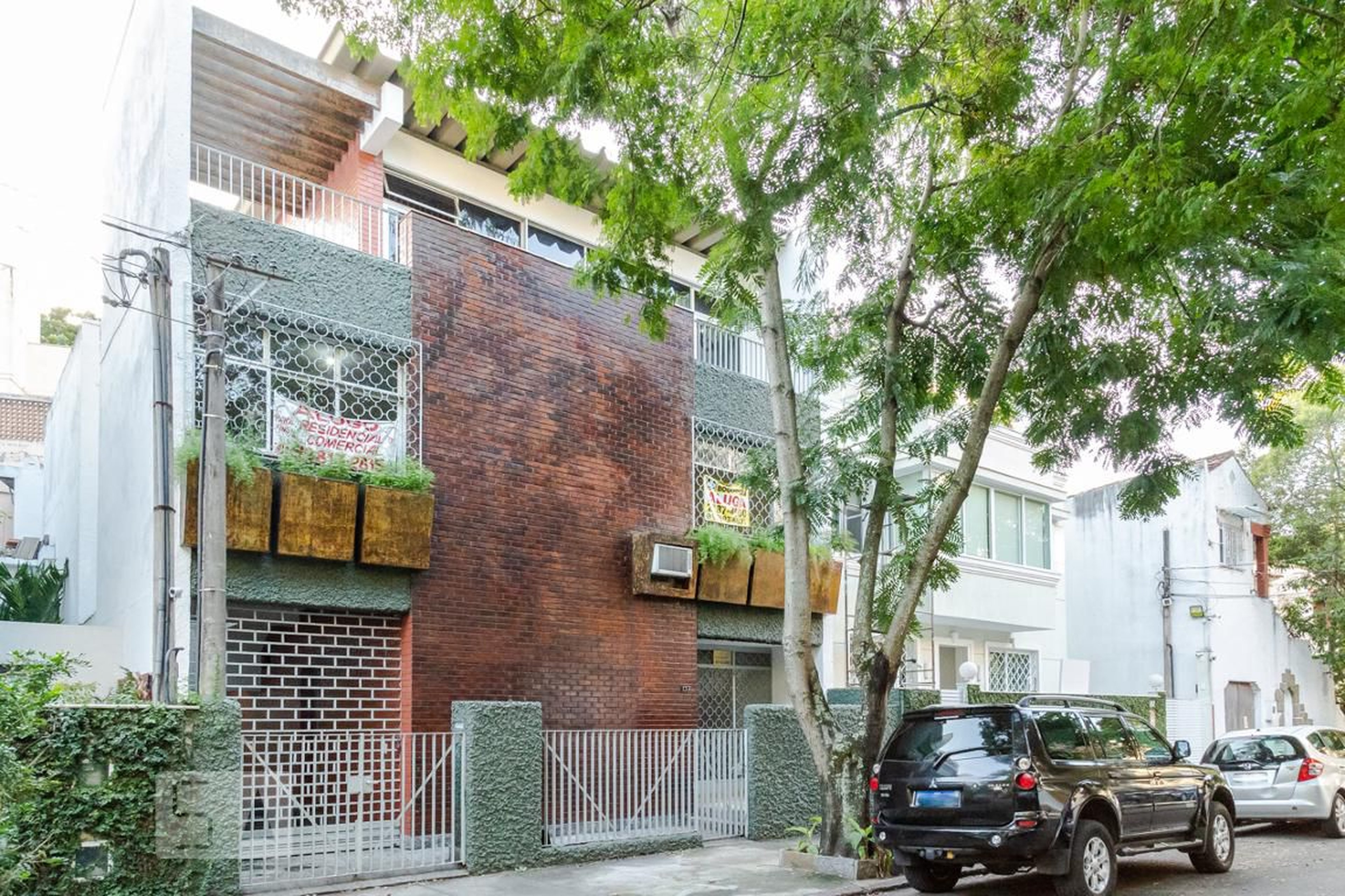 Fachada Condomínio em Rua Almirante Gomes Pereira, 137