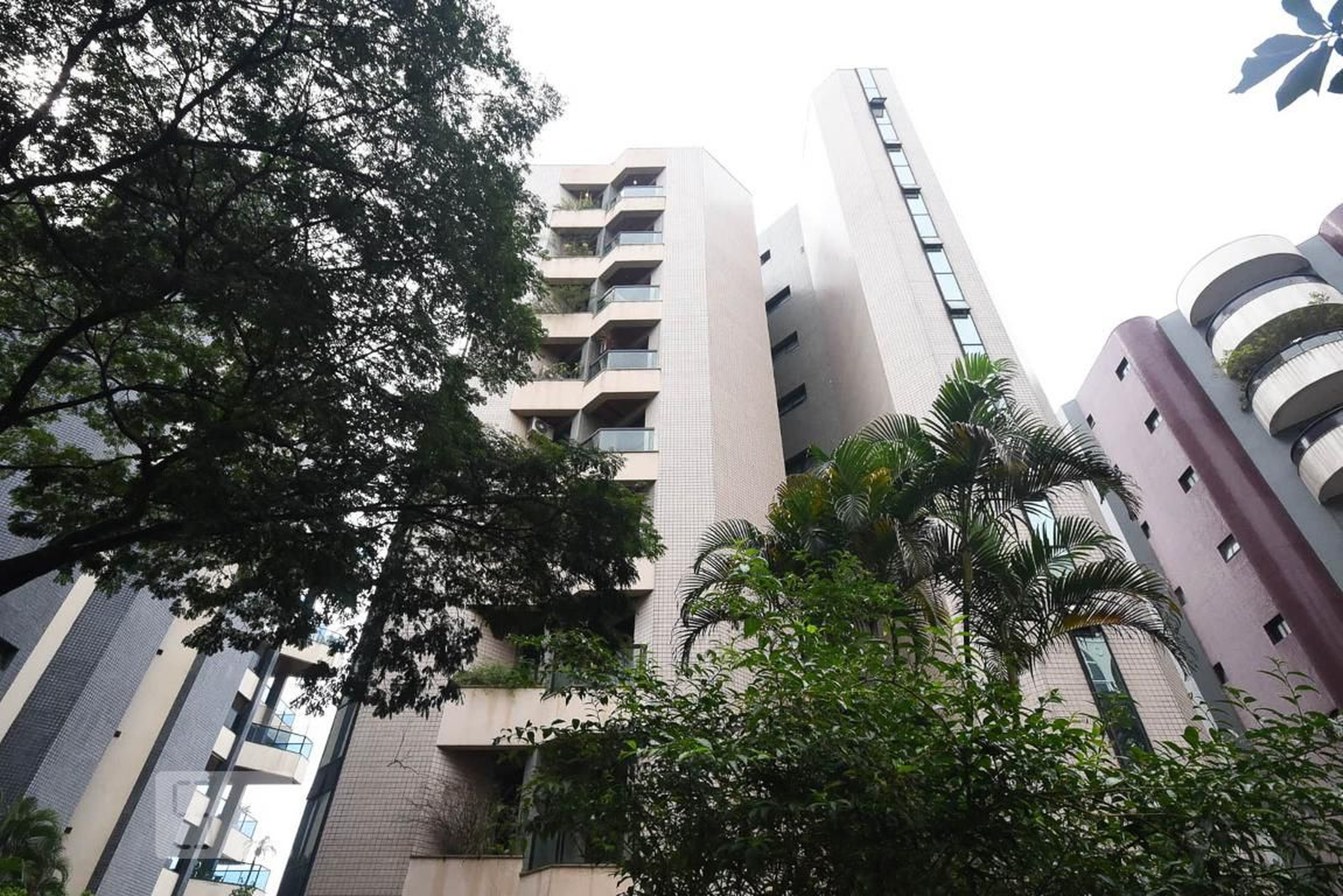 Fachada Condomínio Piazza de Colona