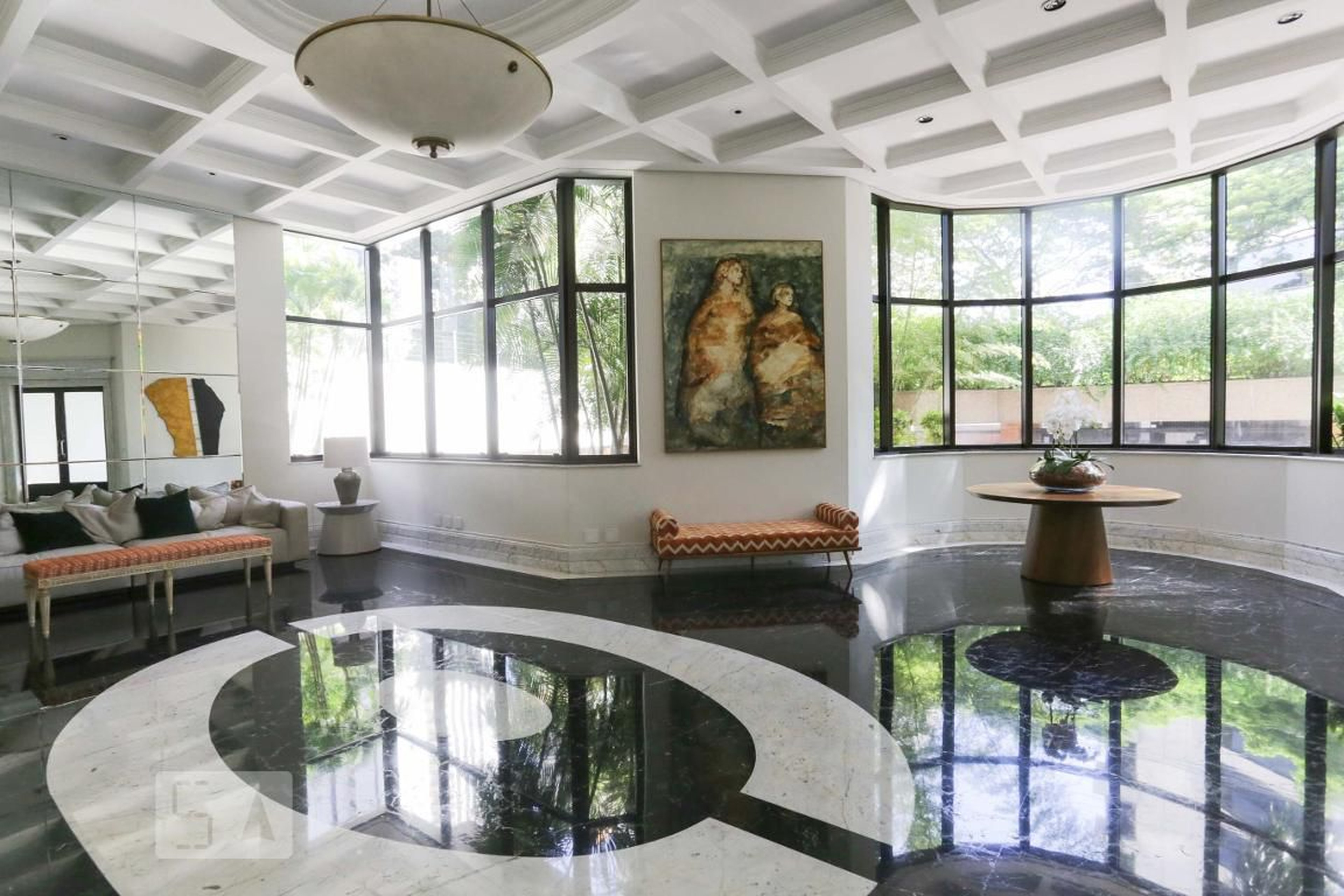 Hall - Saint Germain En Laye