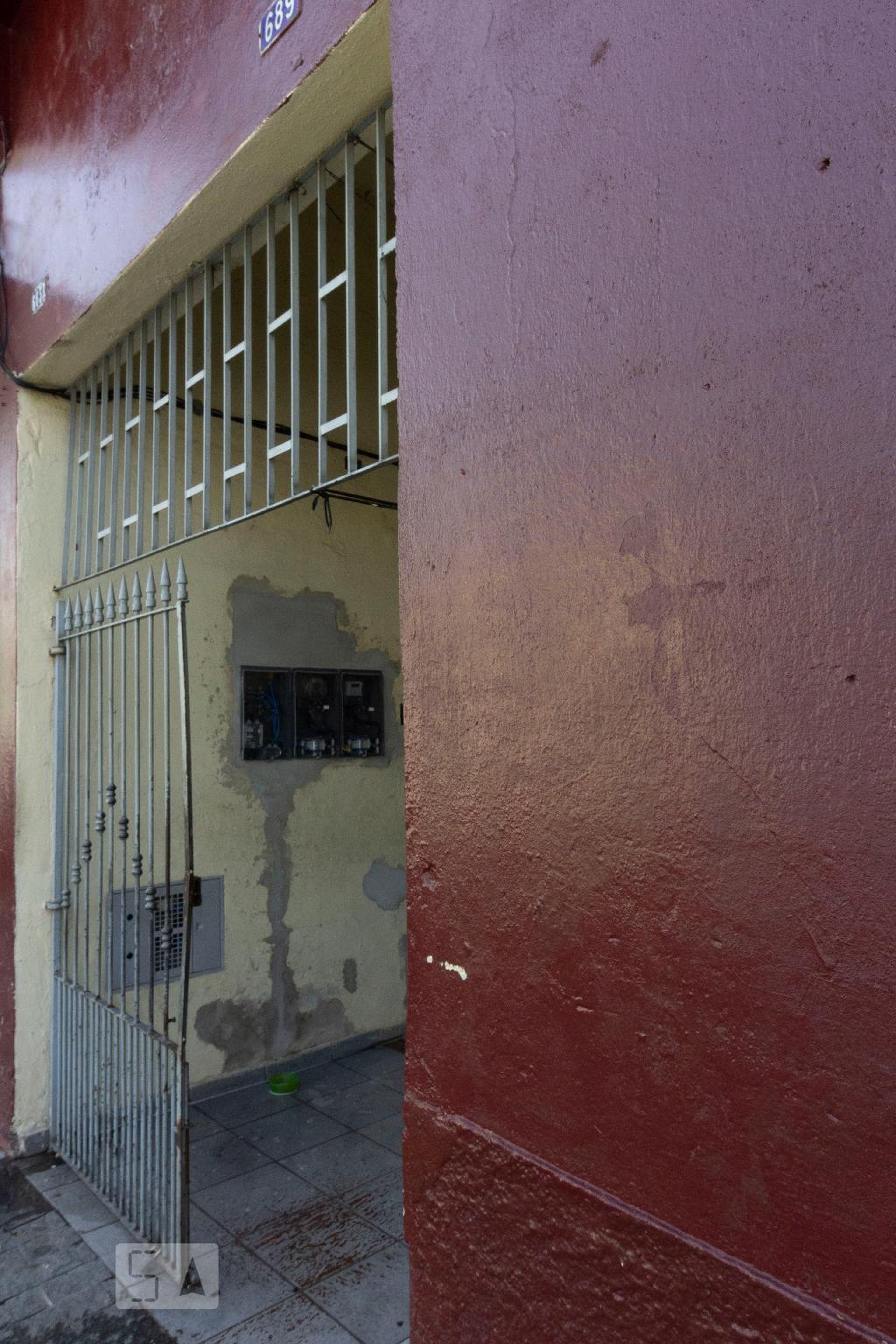 Fachada Condomínio em R. Carlos dos Santos, 689 A 
