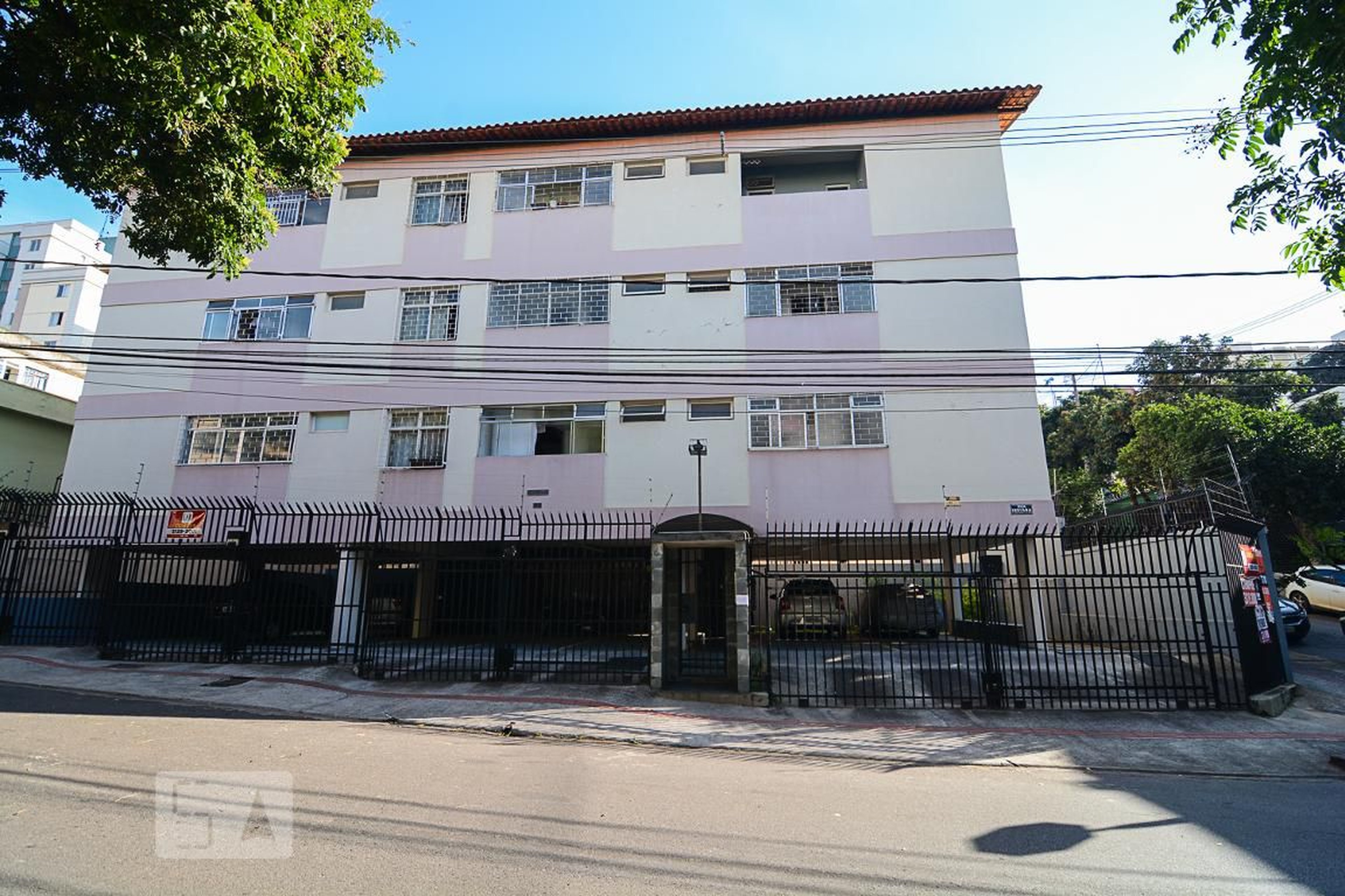 Fachada Condomínio em Rua Indiana, 780