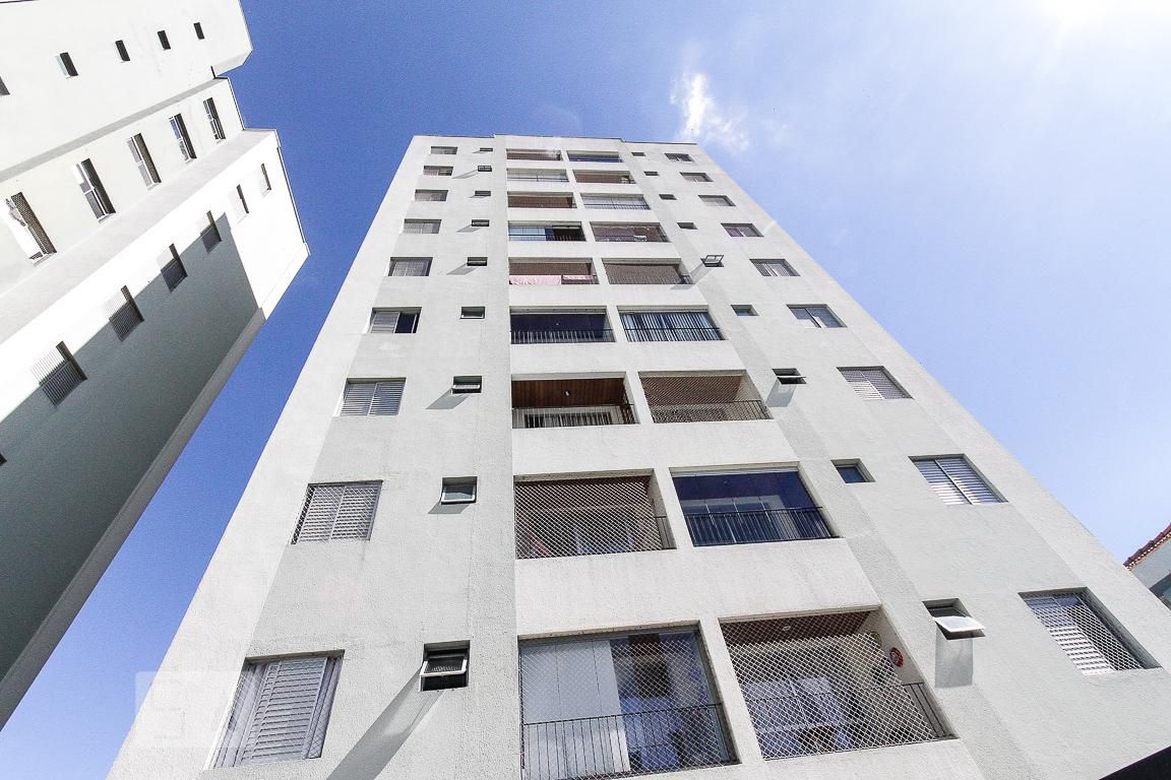 fachada Condomínio em Rua Professor Miguel Russiano, 2982