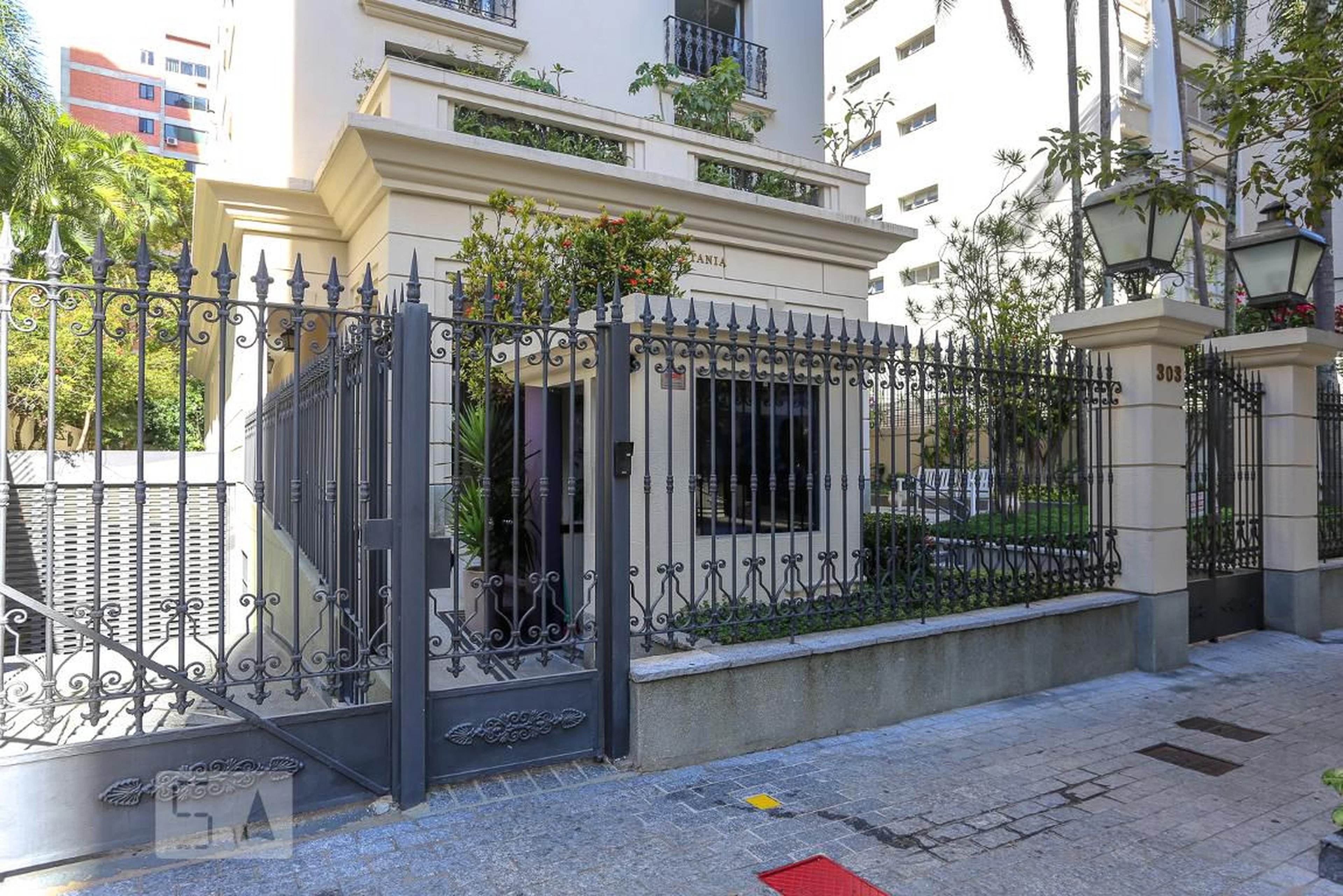 Fachada do Condominio Condomínio Petânia