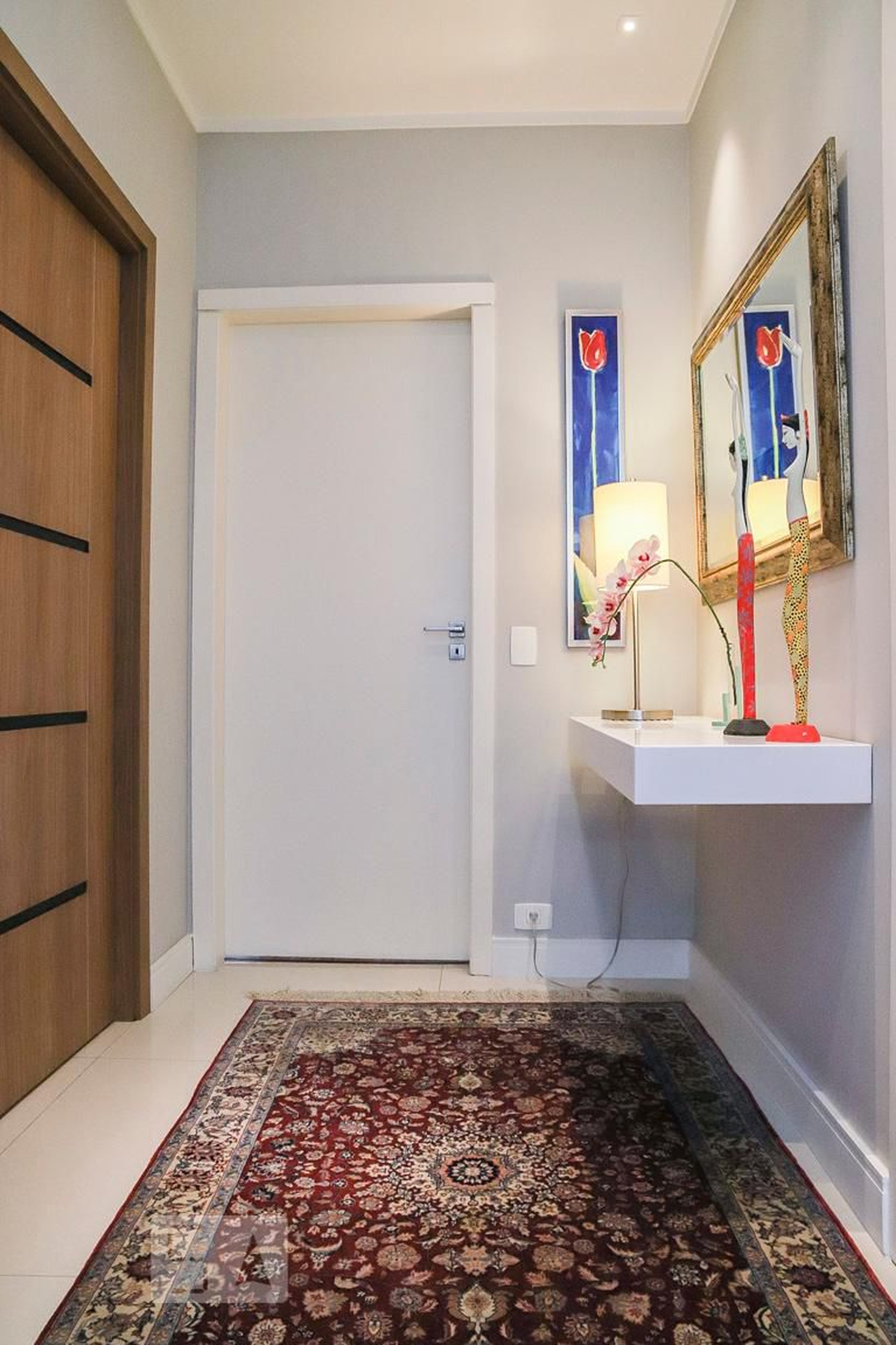 Hall - Tereza Angela