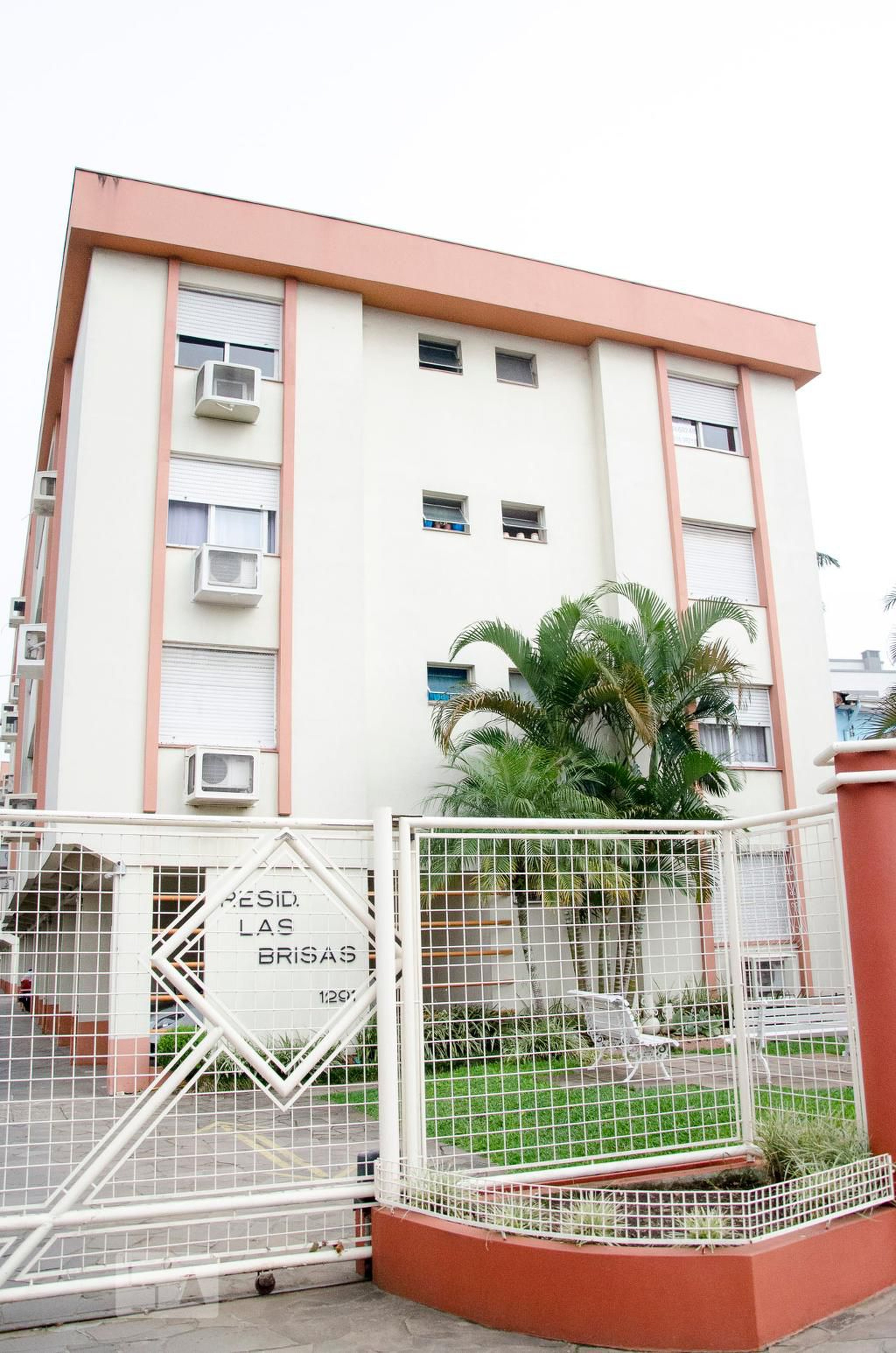 Fachada do Prédio Condomínio Las Brisas