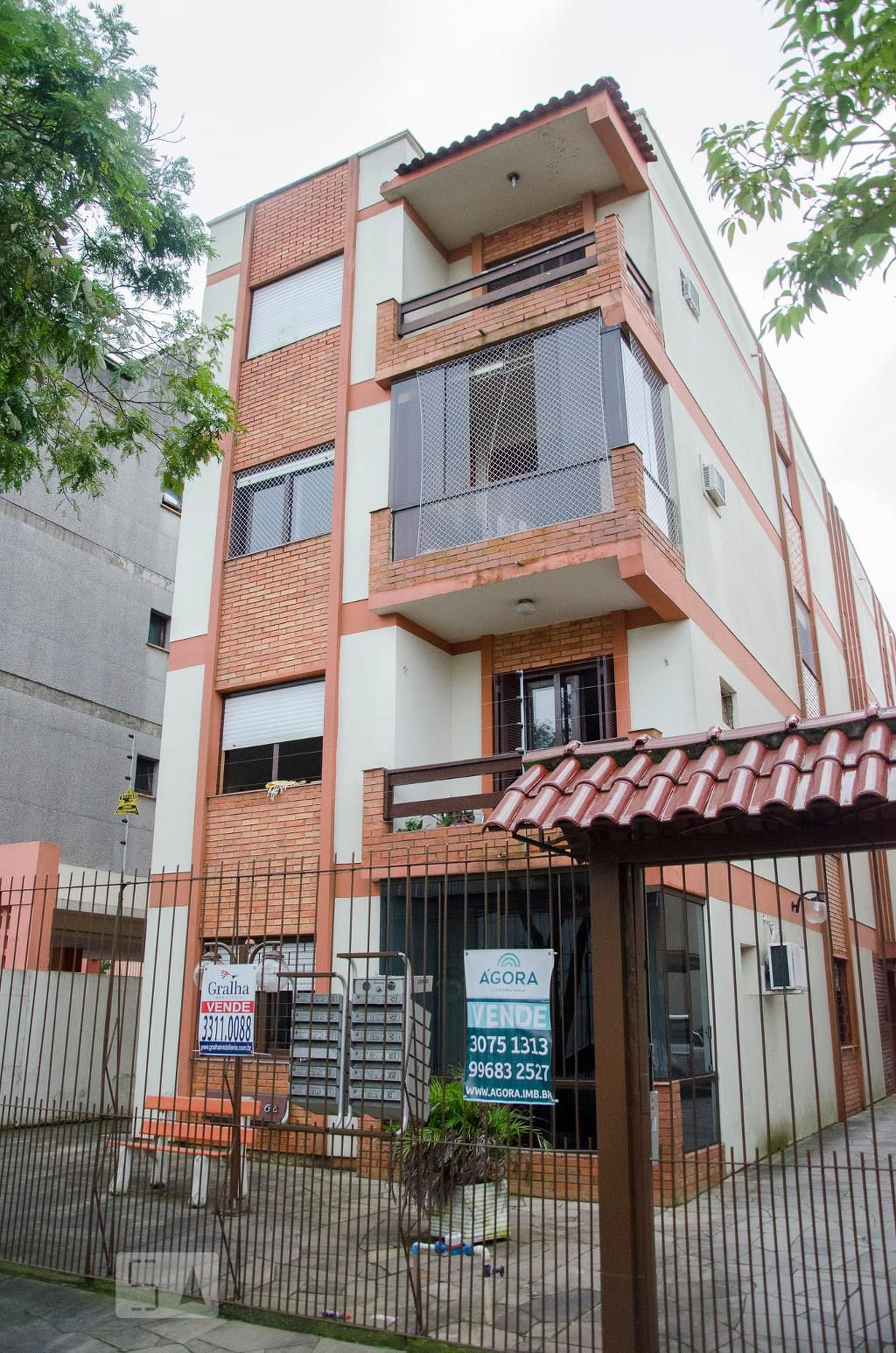 Fachada do Prédio Condomínio em Rua Tomé de Souza, 64