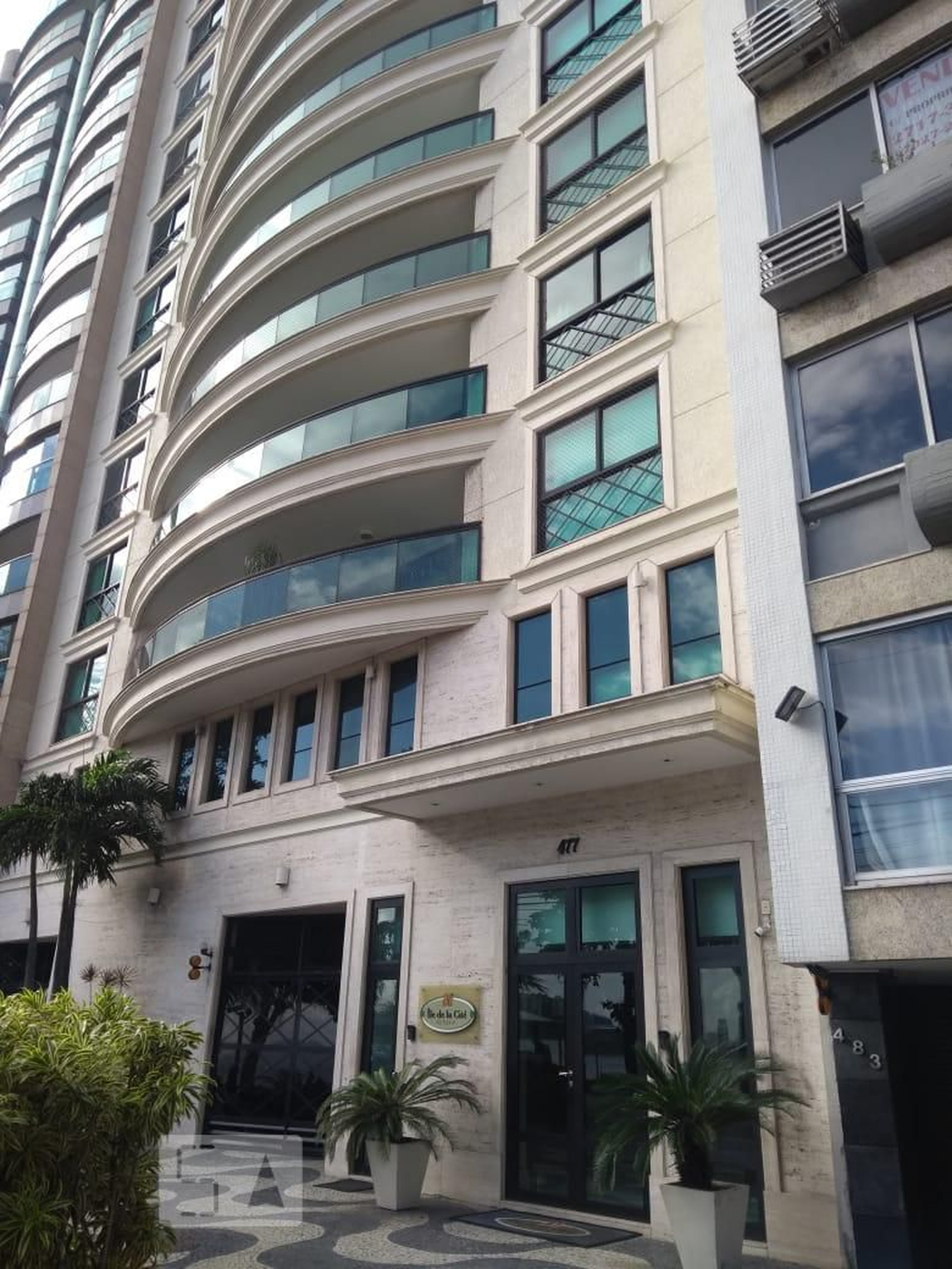 Fachada do Prédio Condomínio ILe de La Cité