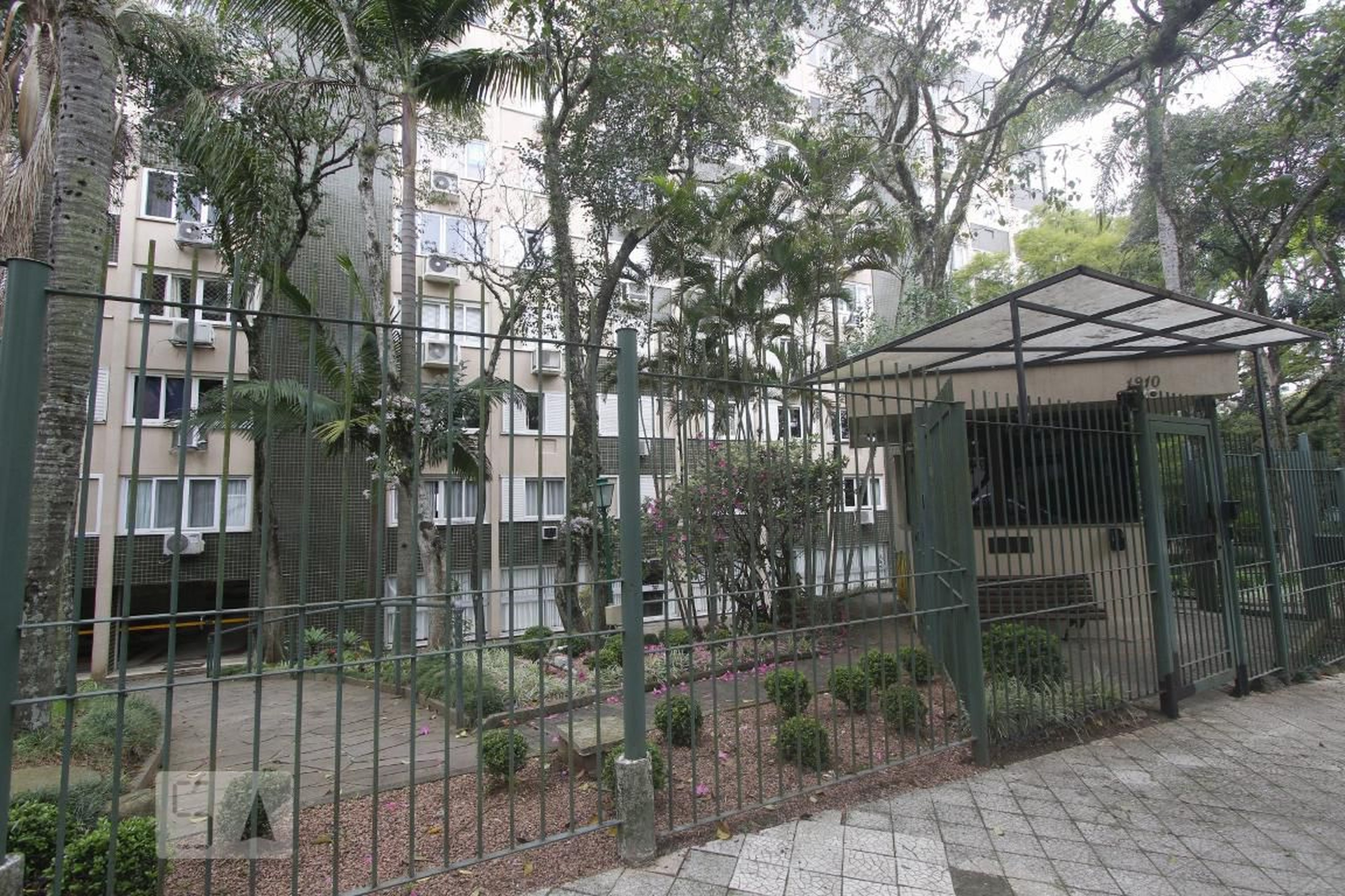 FACHADA Condomínio em Rua Honório Silveira Dias, 1910