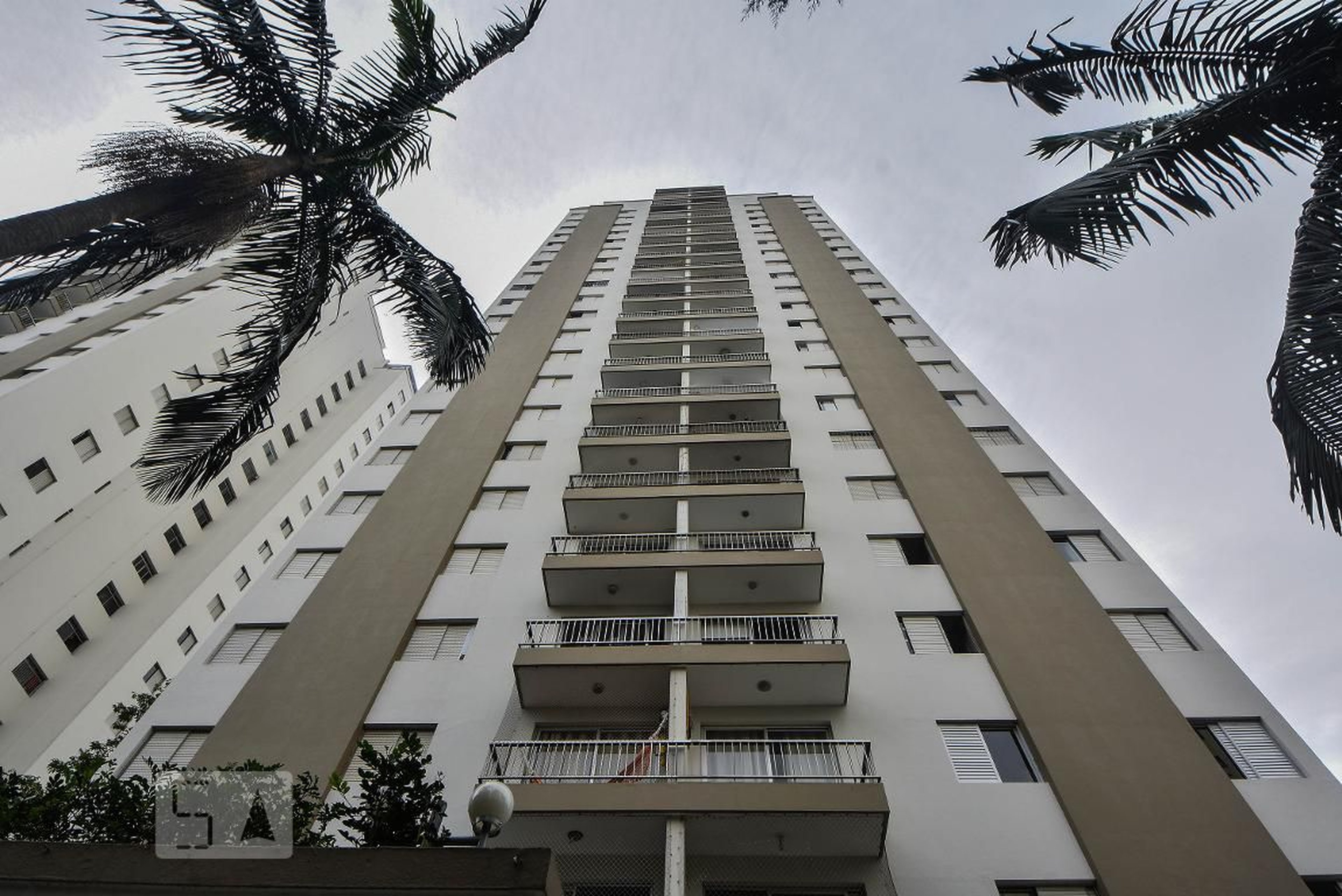 Prédio Condomínio Forest Hills Park