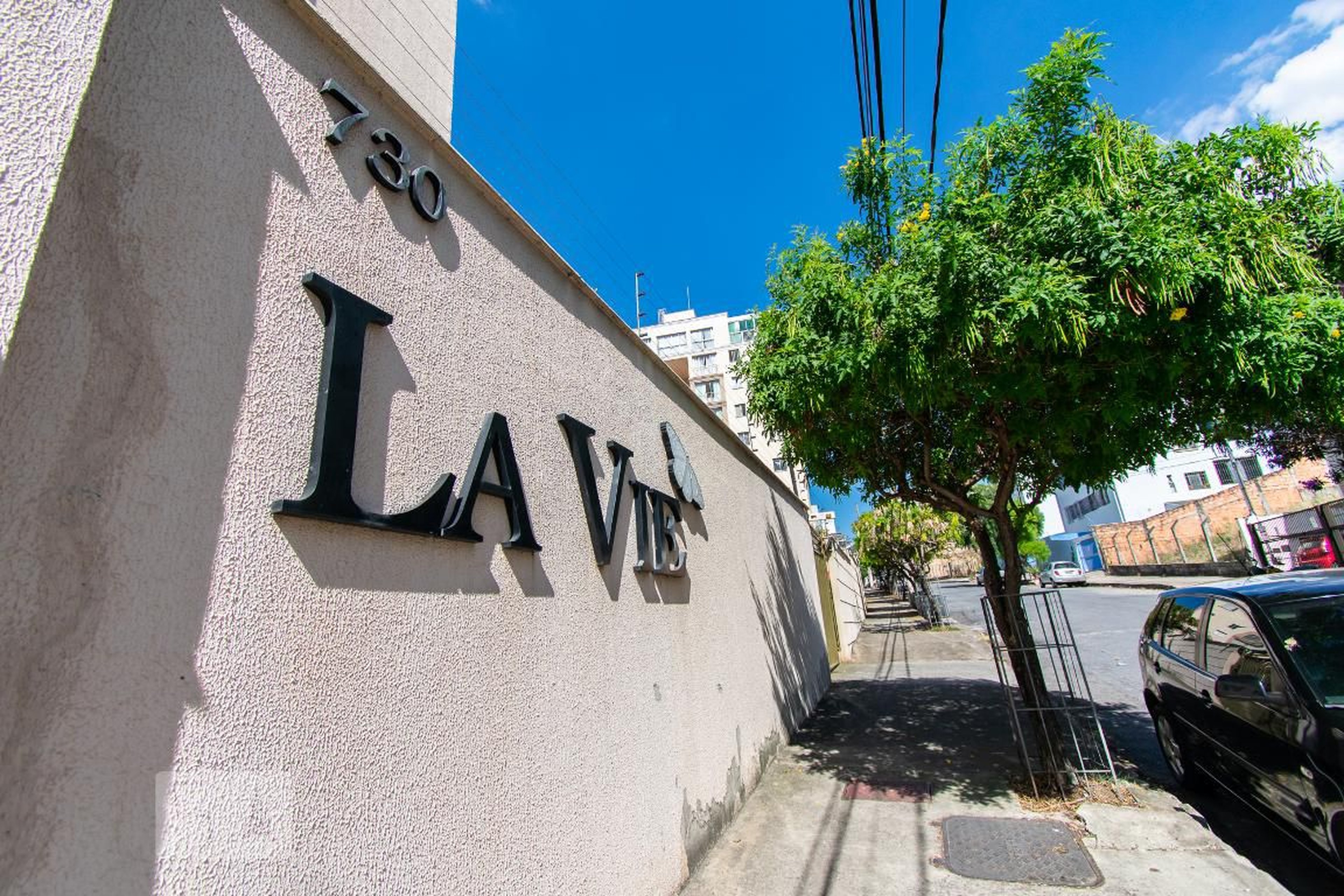 Fachada do Prédio Condomínio iminio La Vie