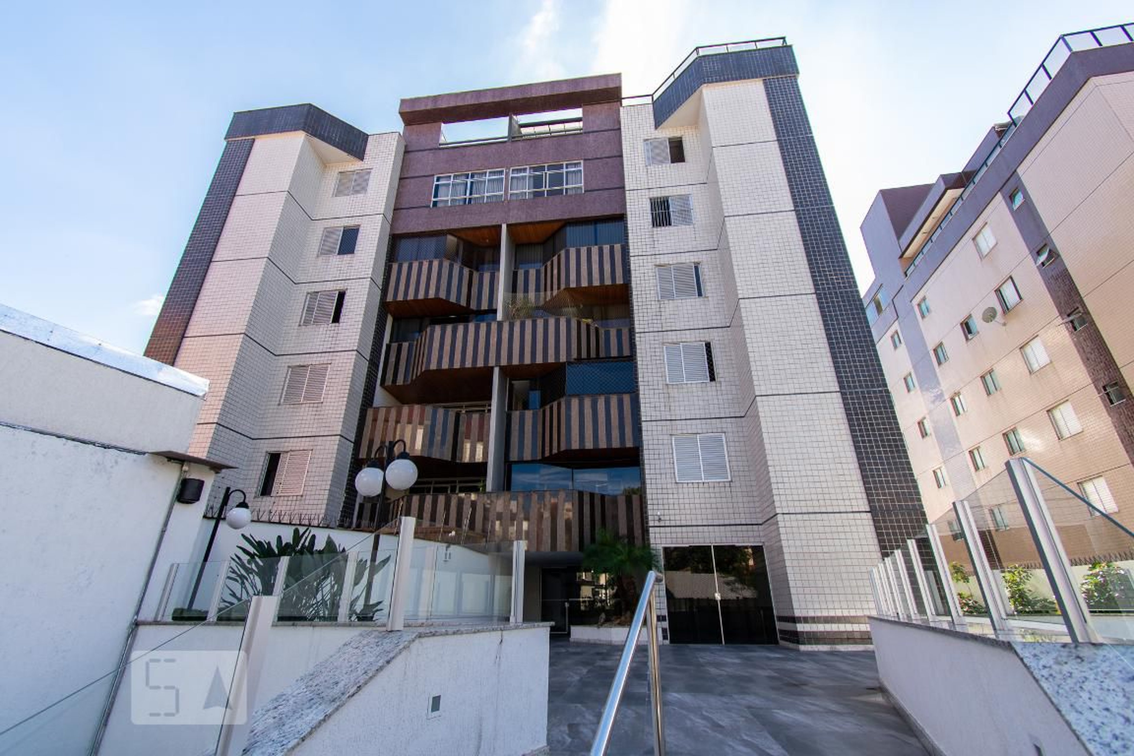 Fachada do Prédio Condomínio em Rua José Mendes de Carvalho, 254