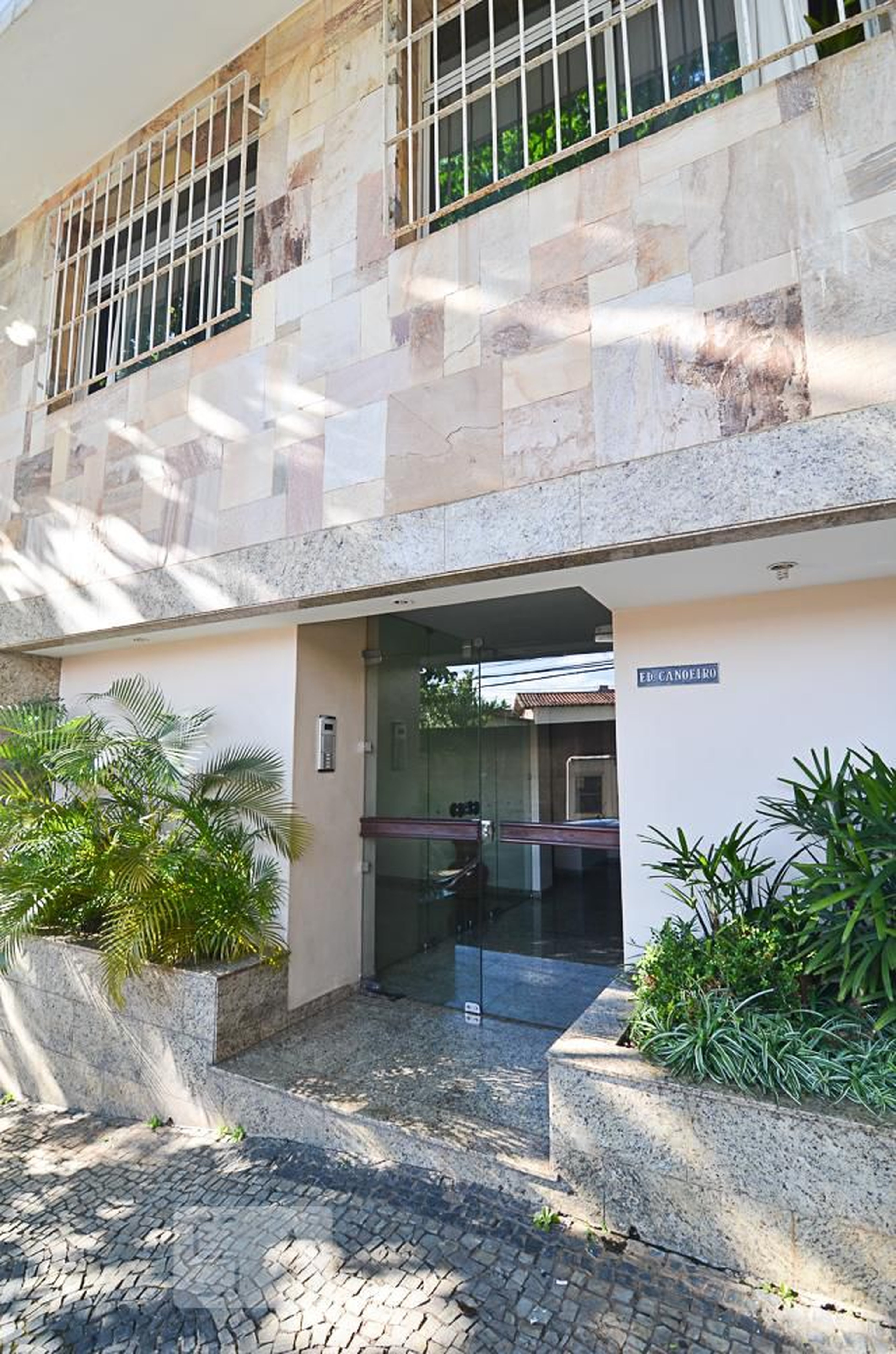 Fachada Condomínio Canoeira