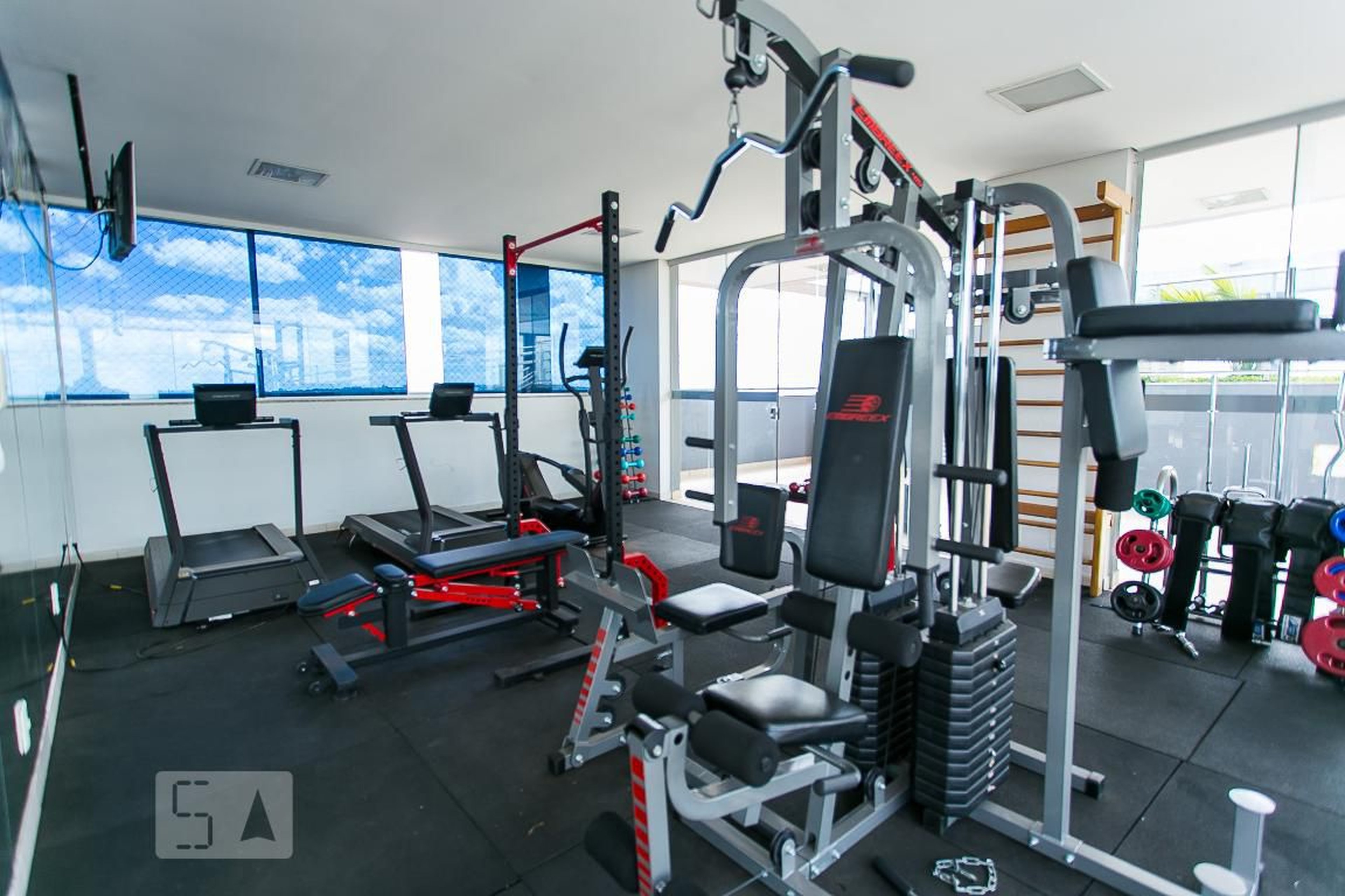 Academia - Toronto Mall & residence