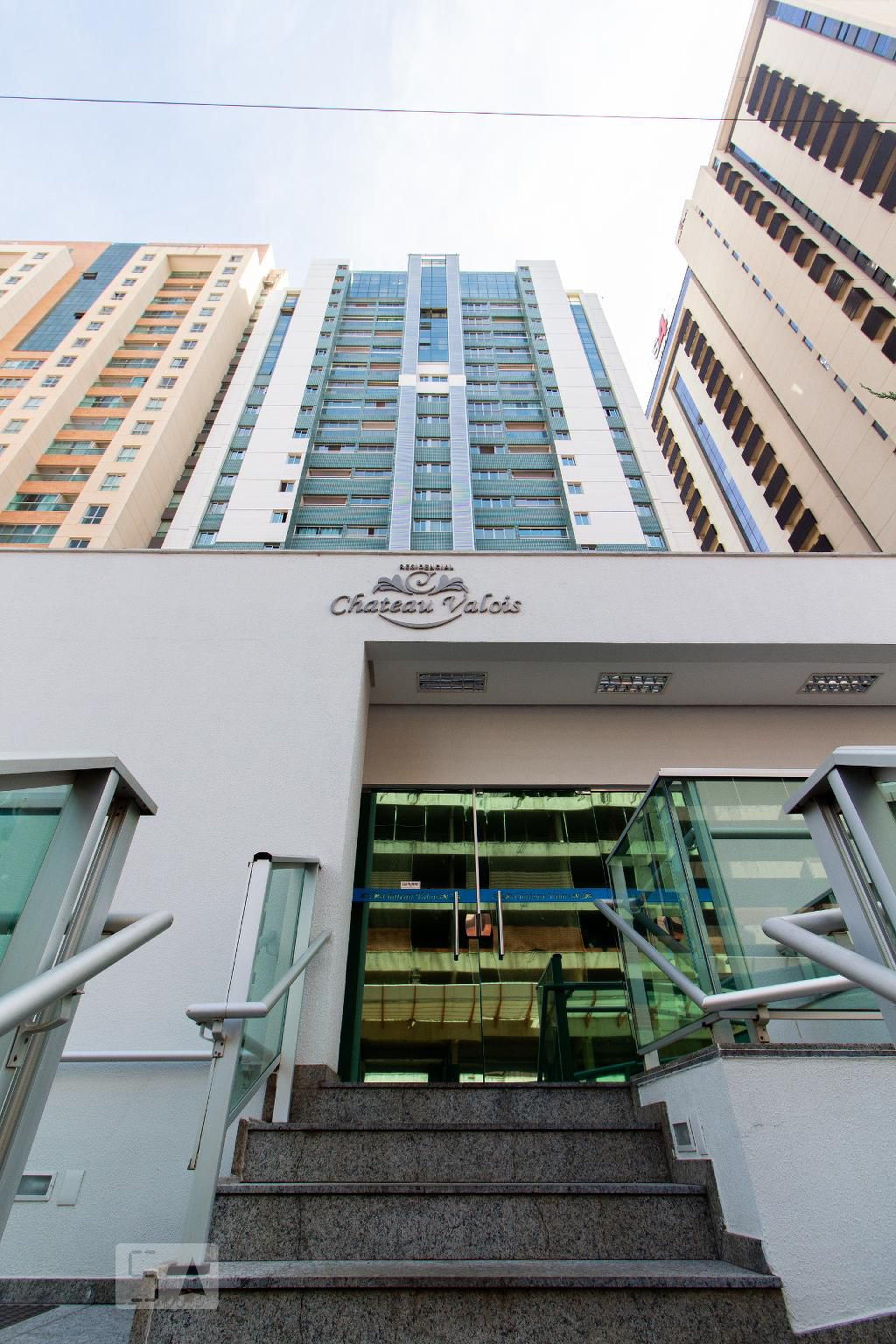 Fachada Residencial Château Valóis