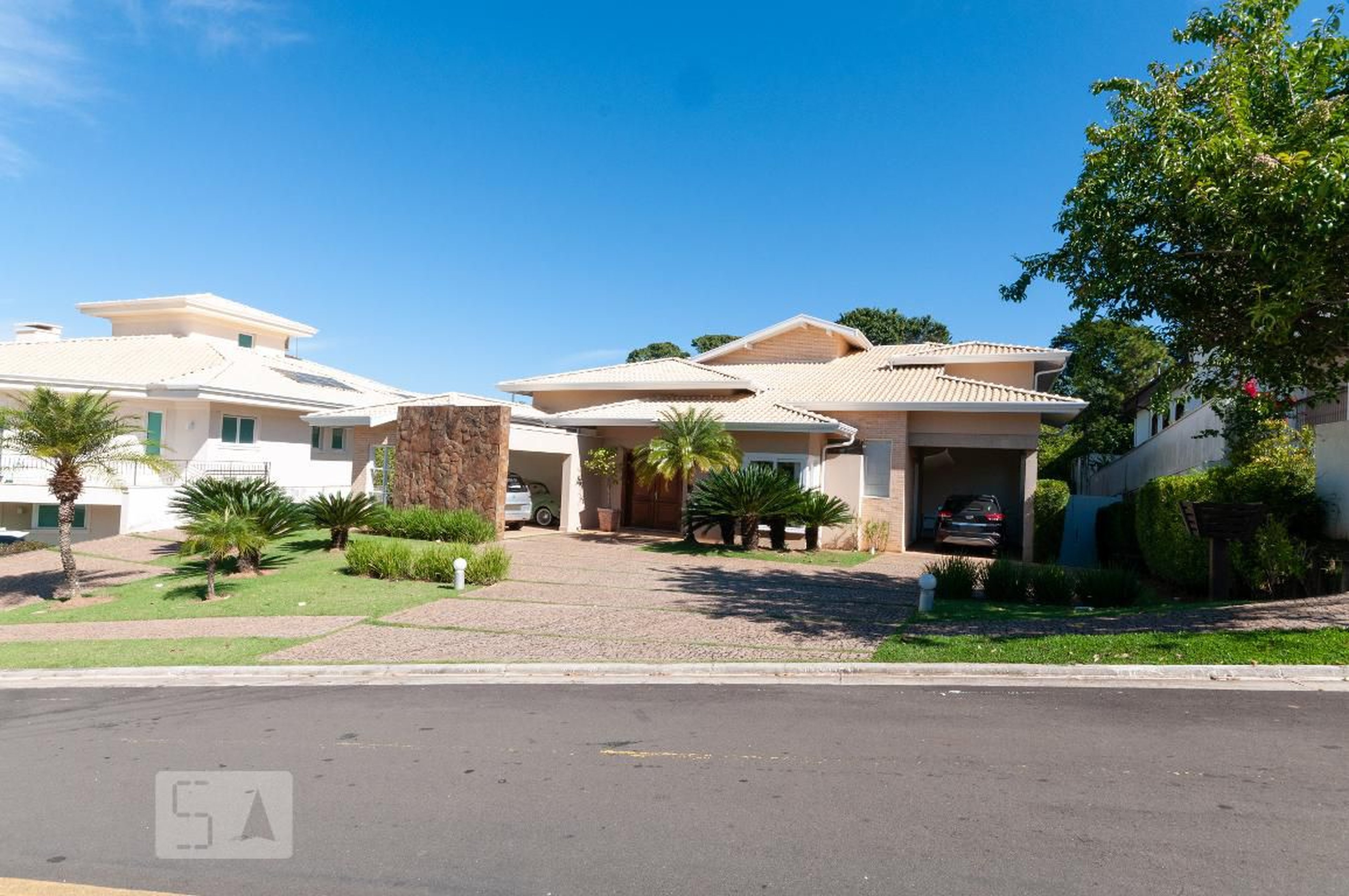 Fachada Condomínio em Rua Maricá, 107