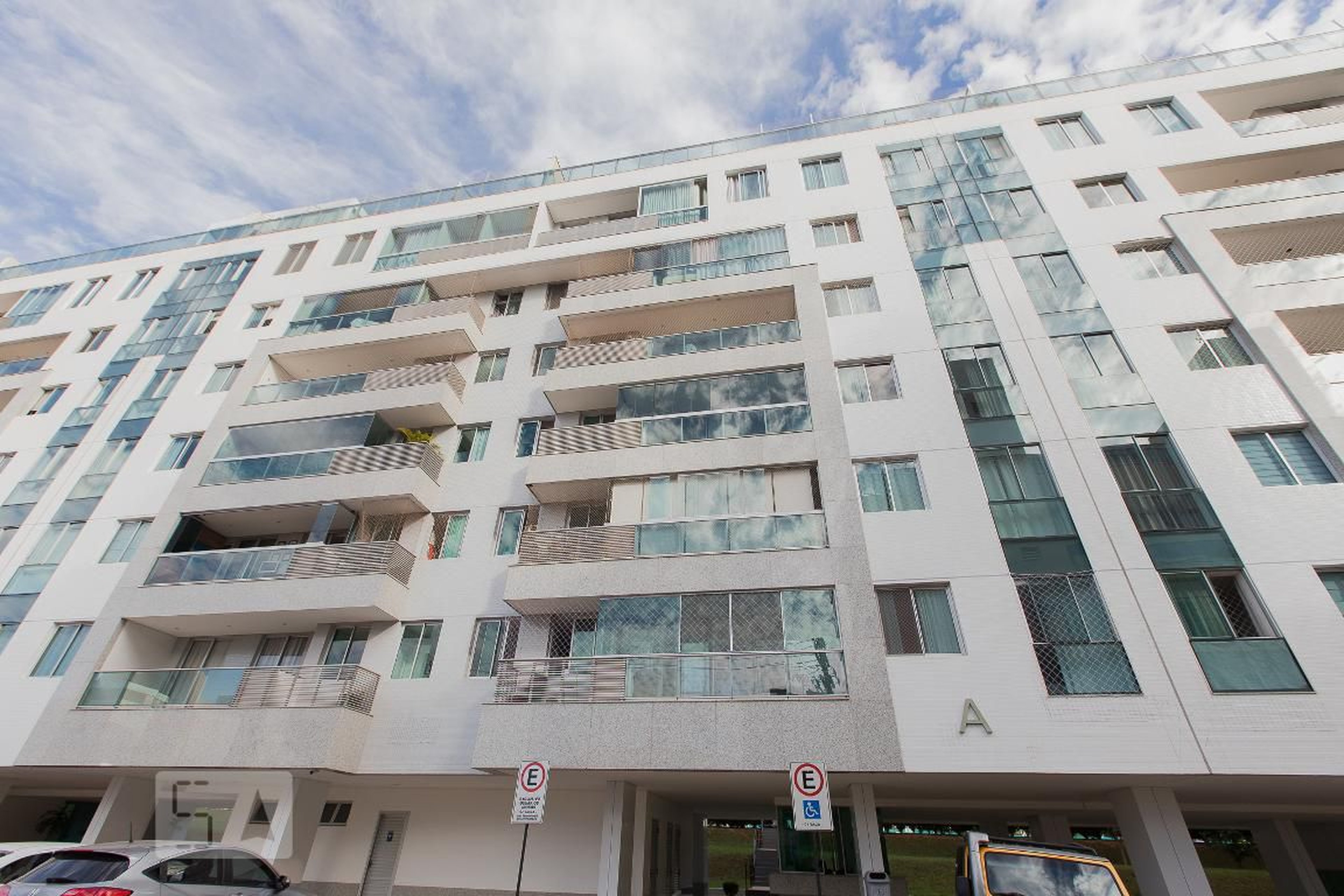 Fachada Condomínio em CLNW 10/11, 109