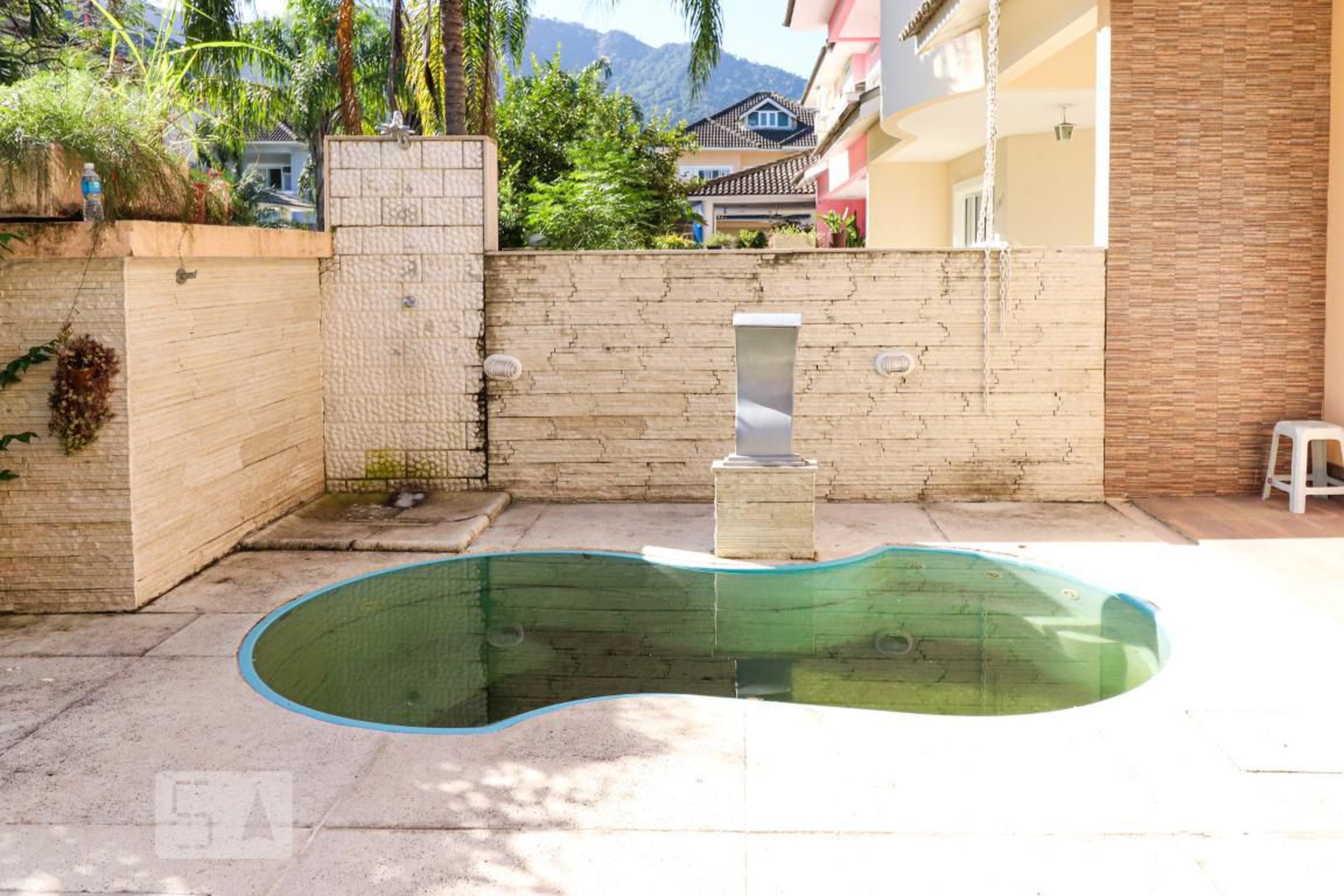 Piscina - Luz do Sol