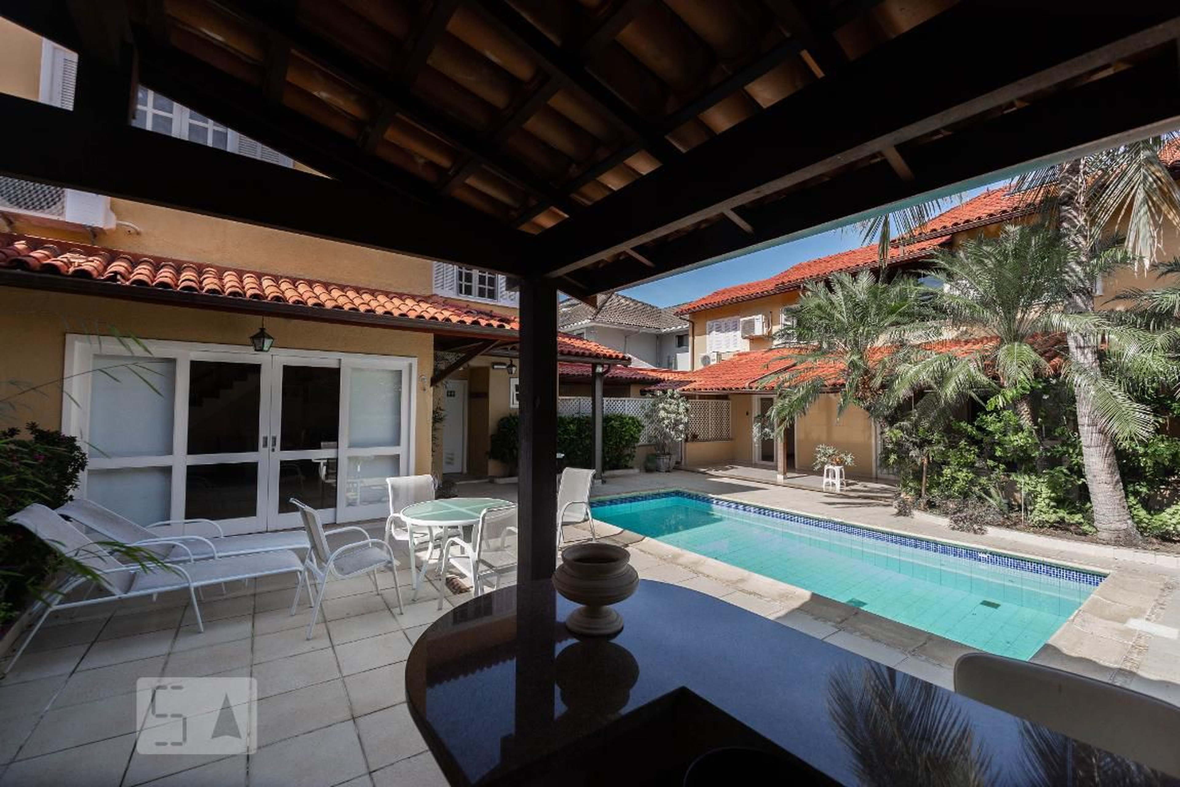 Churrasqueira Condomínio em Rua Isidoro Lopes, 146