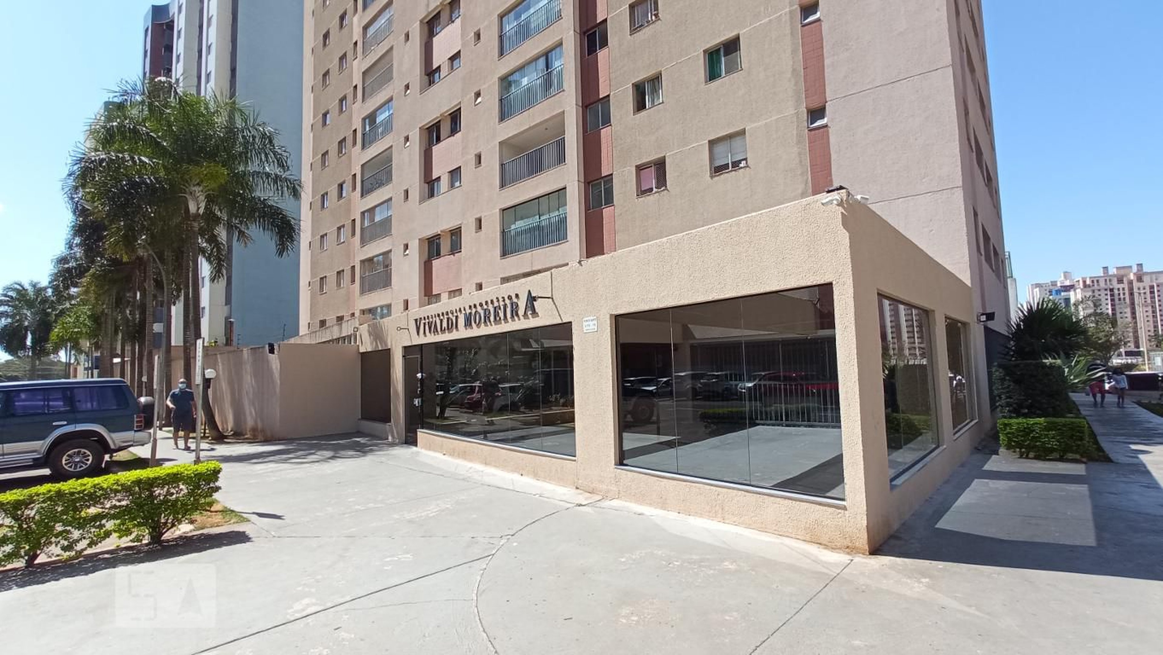 Fachada Residencial Professor Vivaldi Moreira