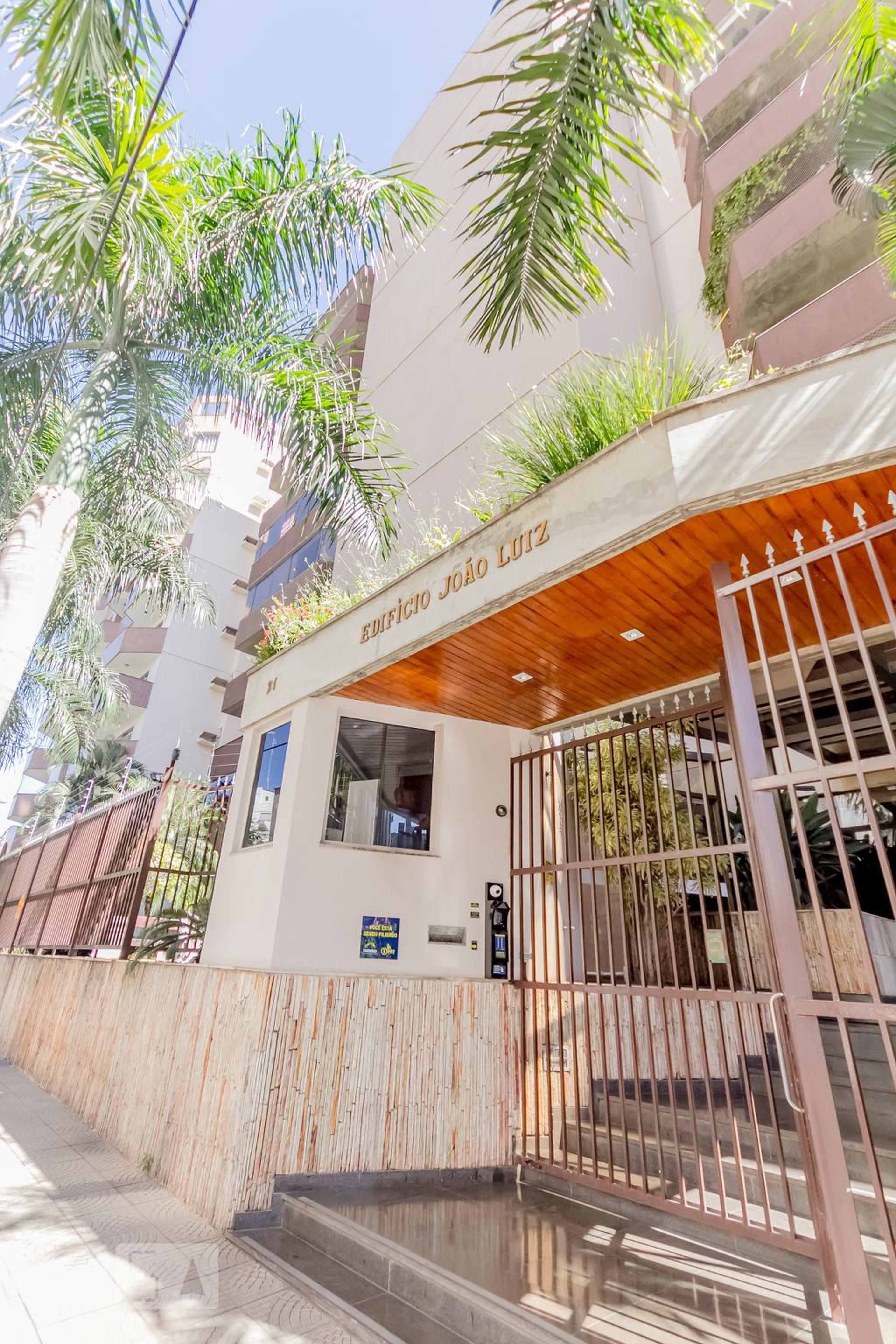 Fachada Condomínio em Rua Dezenove, 21