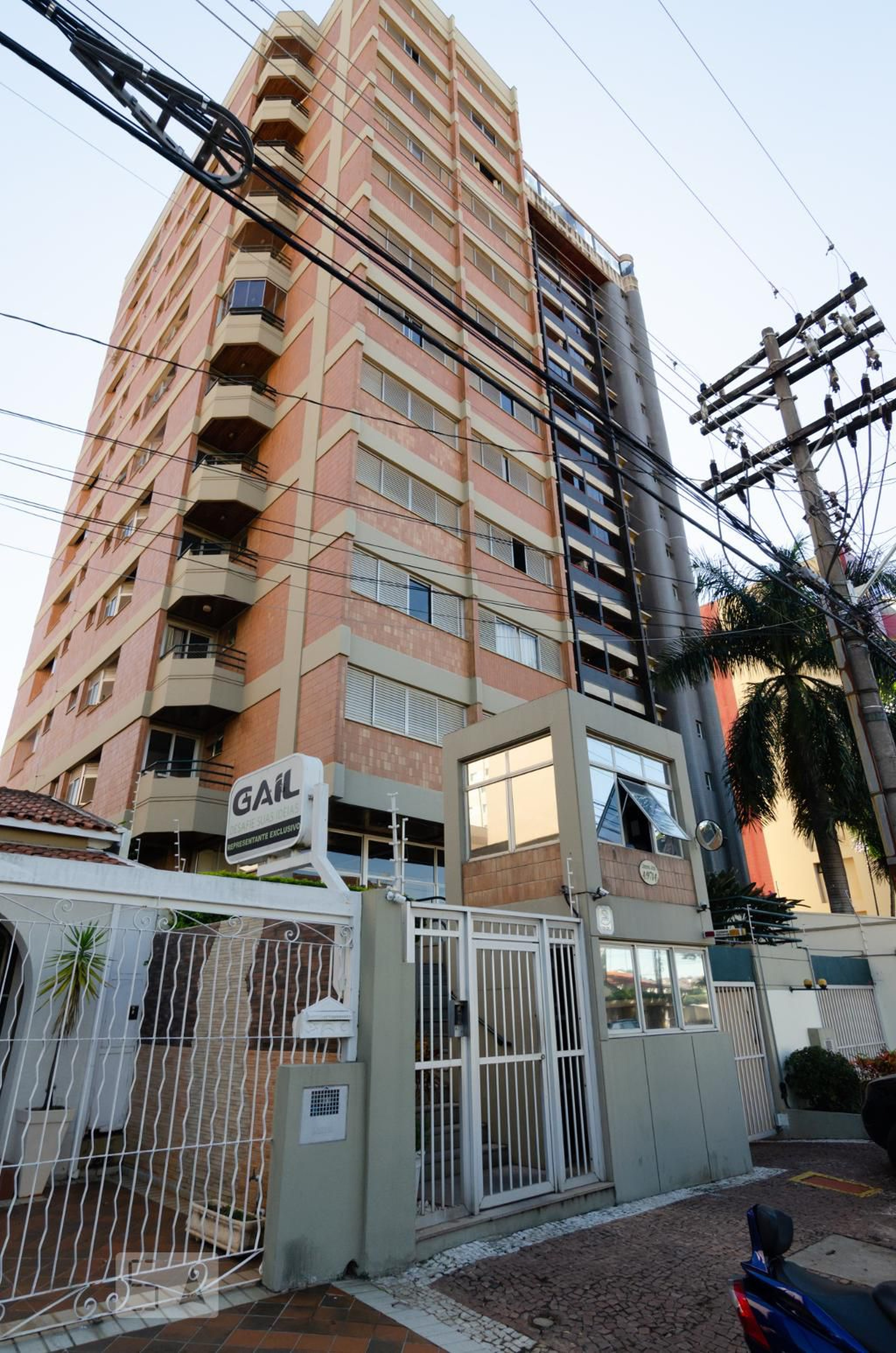 Fachada do prédio Condomínio em Rua Proença, 971