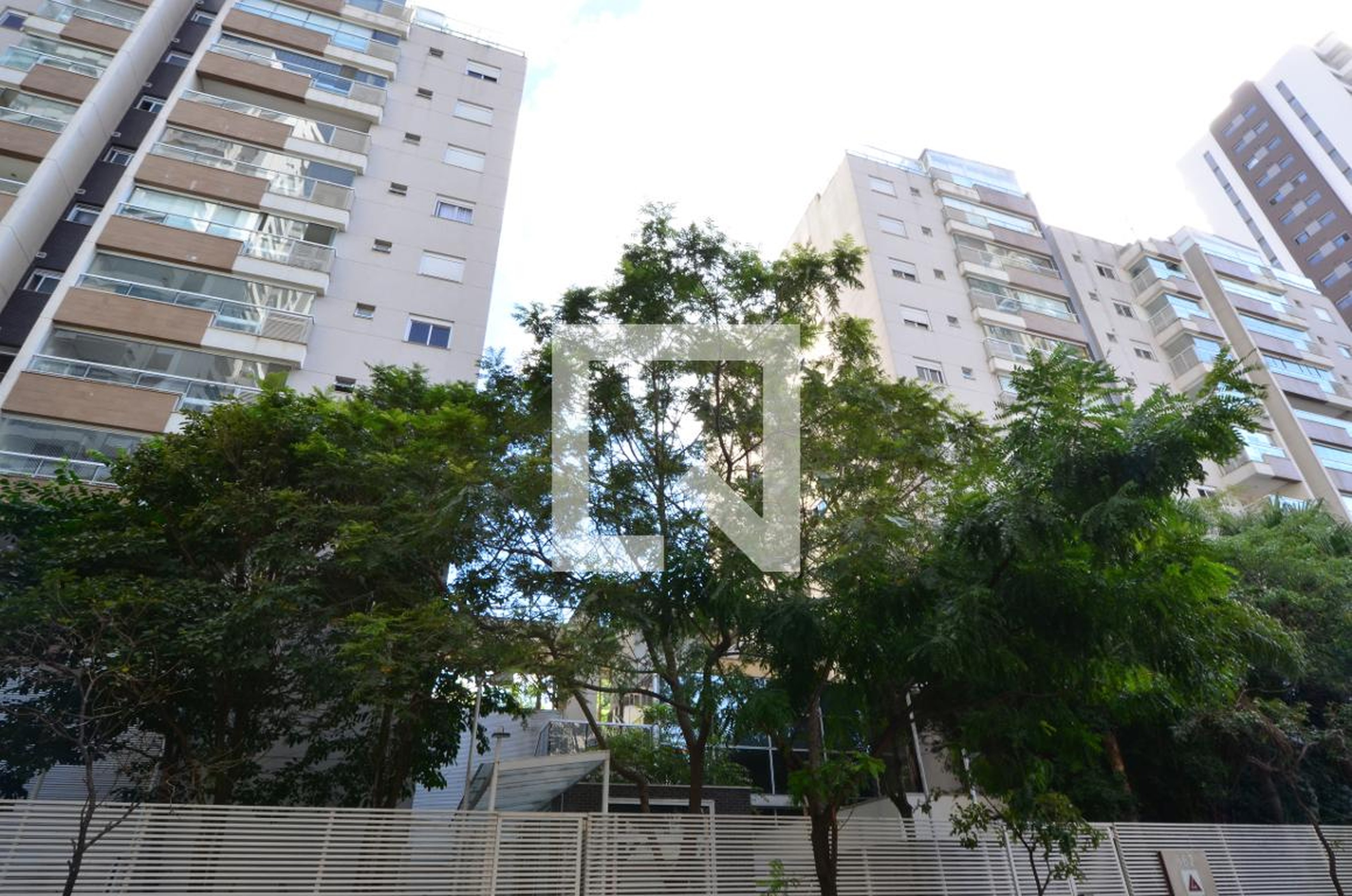 Fachada do Condomínio Condomínio EQ Jardim Prudência