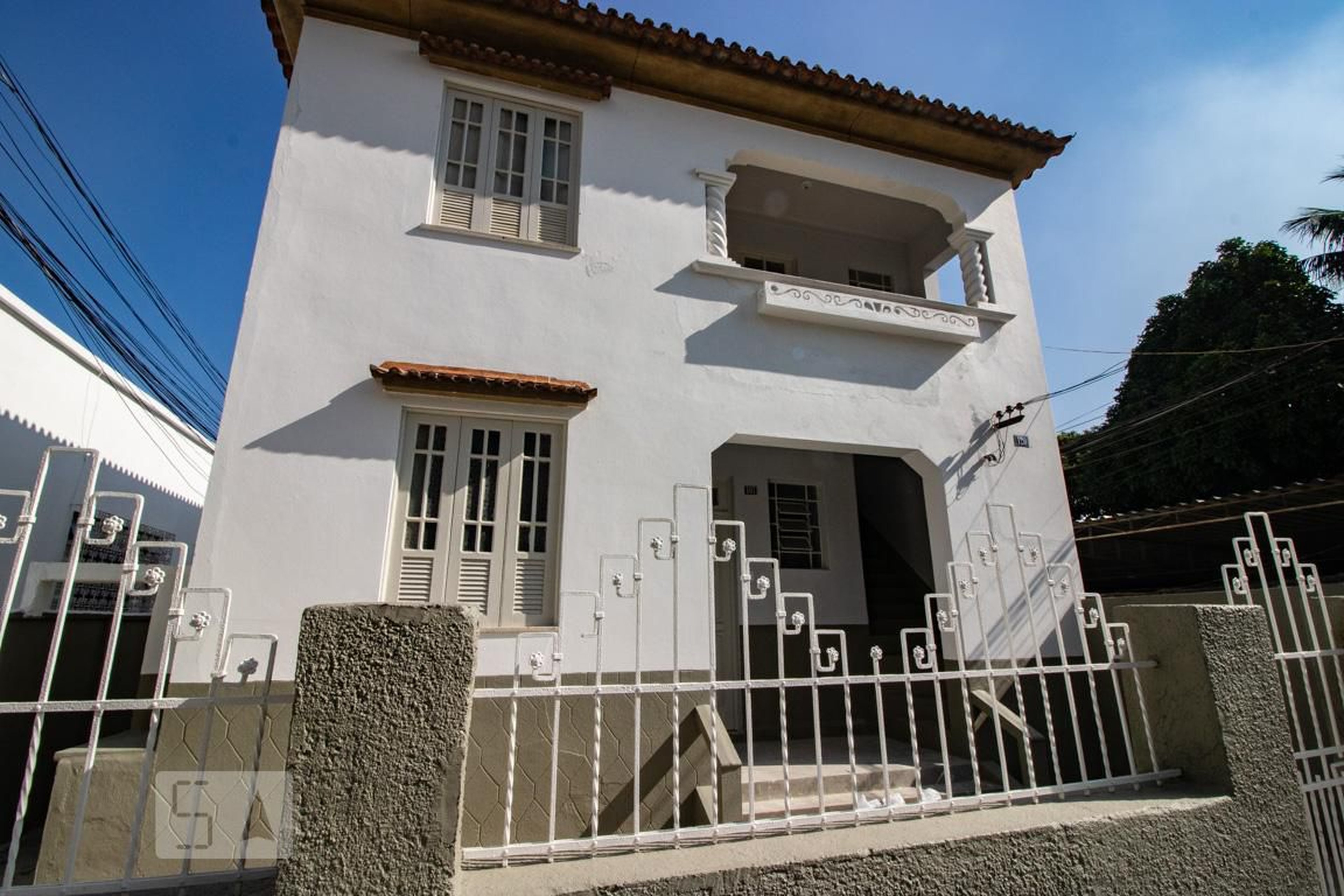 Fachada Condomínio em Rua Venâncio Ribeiro, 120