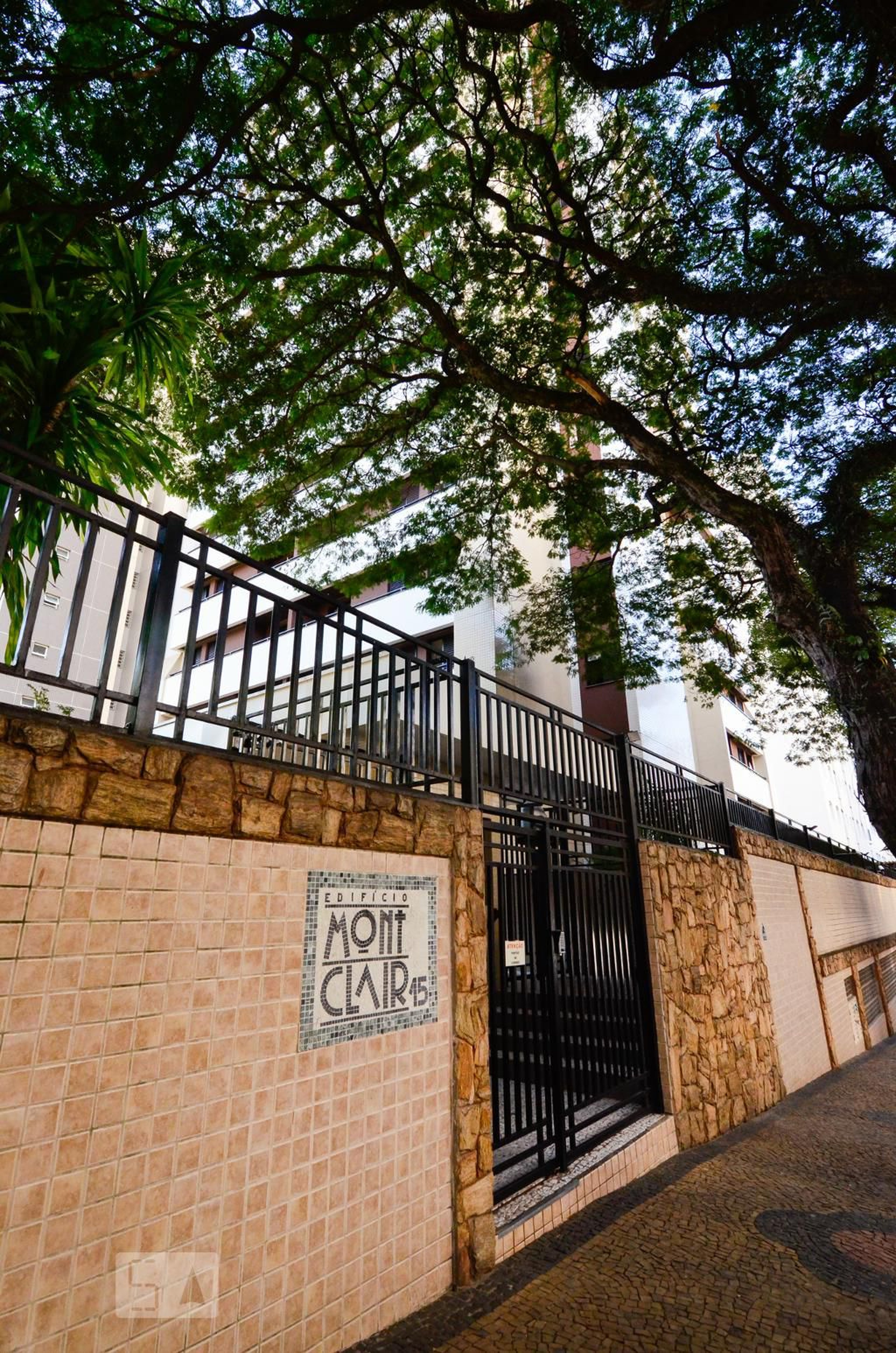 Fachada do Prédio Condomínio em Rua Coelho Neto, 15