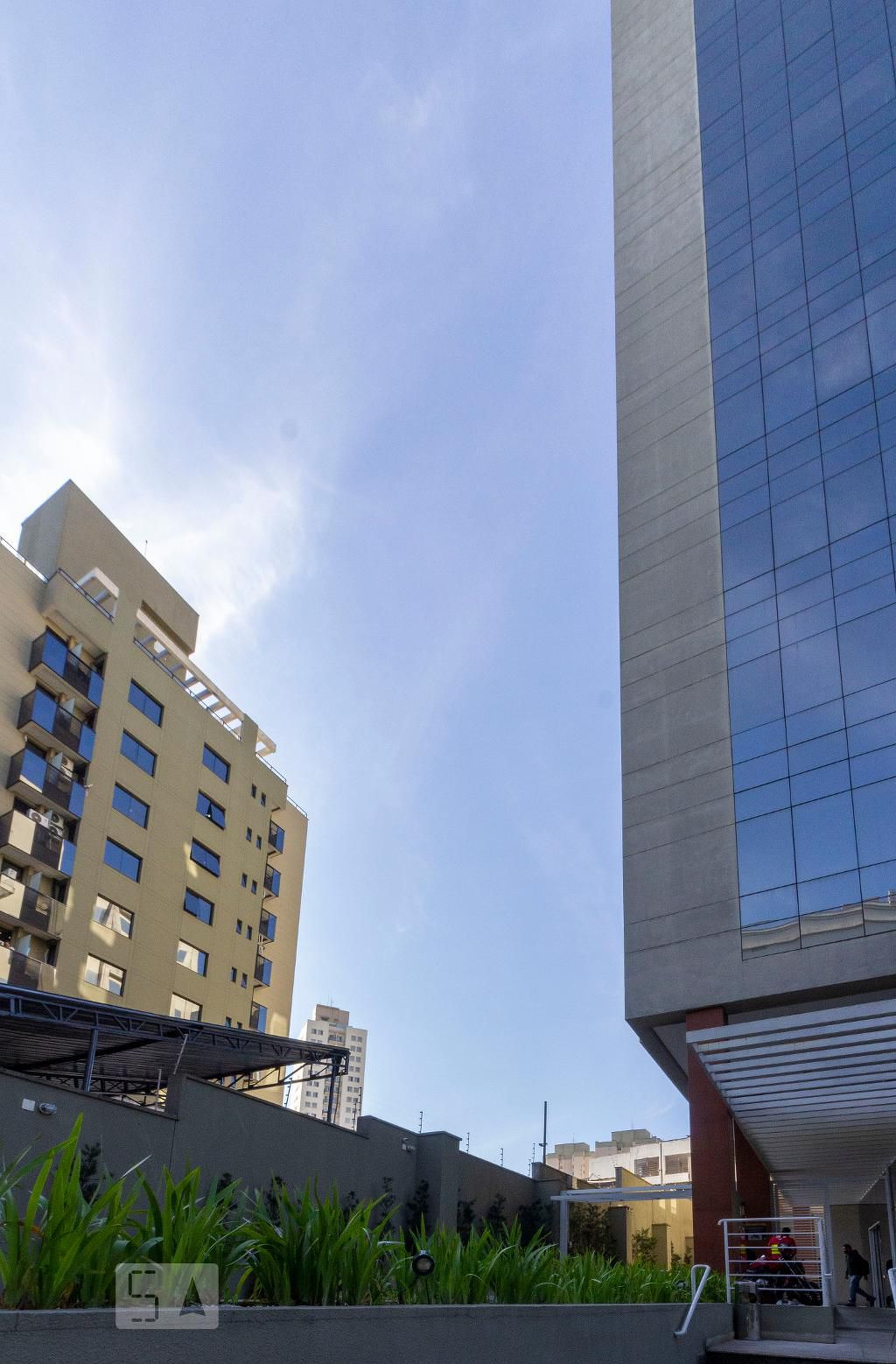 Fachada Condomínio em Rua Paulo de Faria, 146