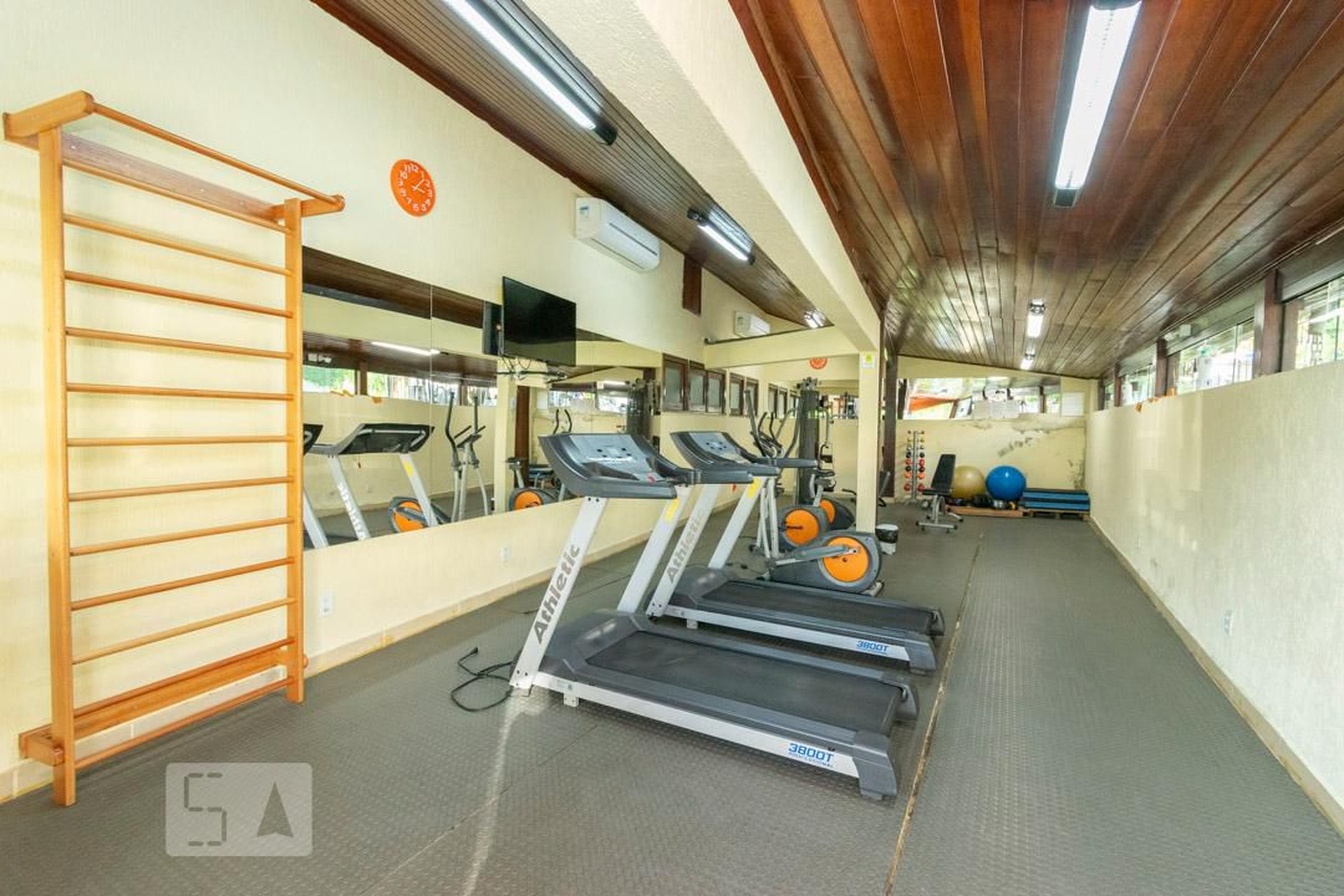 Academia - Monan Grande