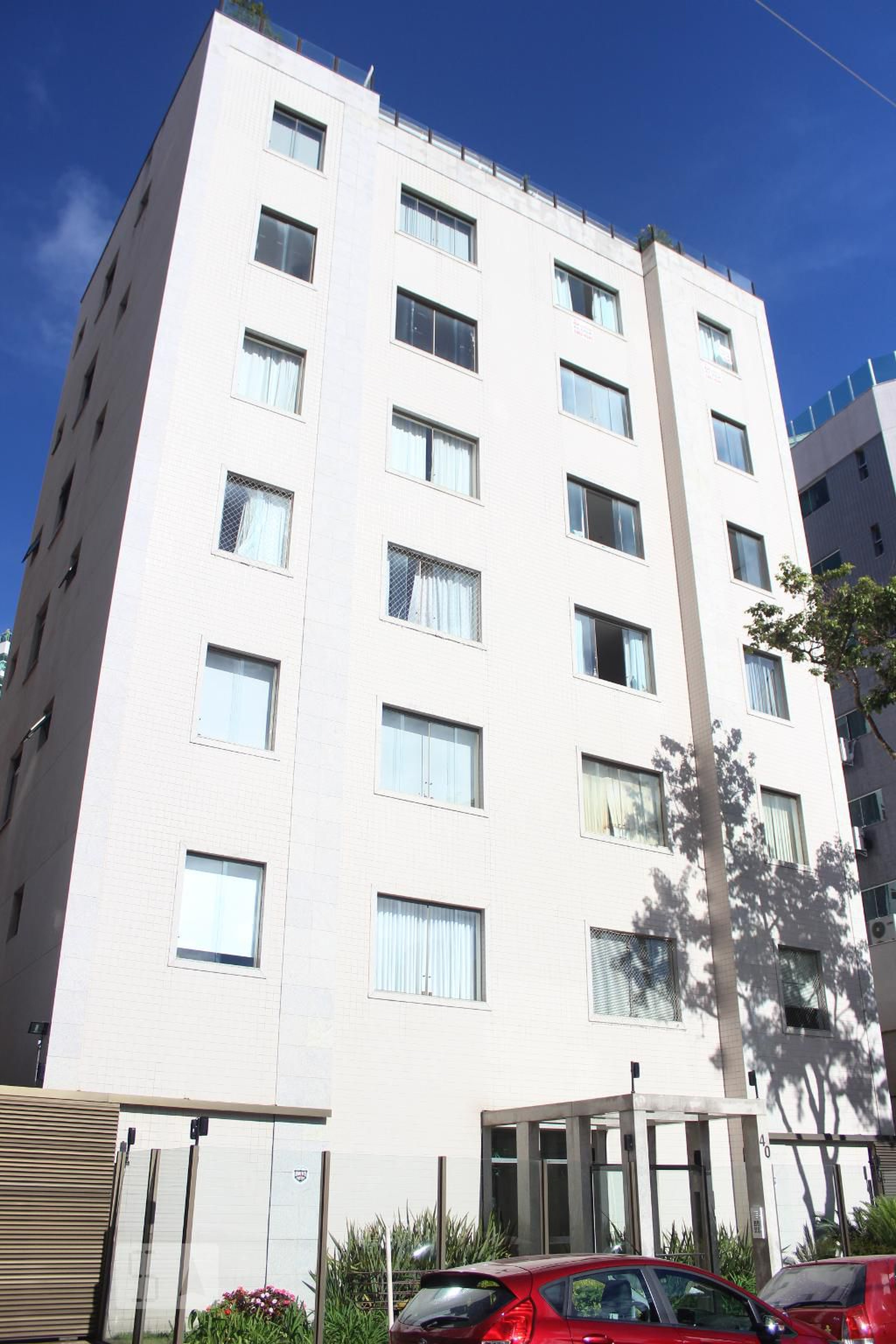 Fachada Condomínio em Rua Sagarana, 40