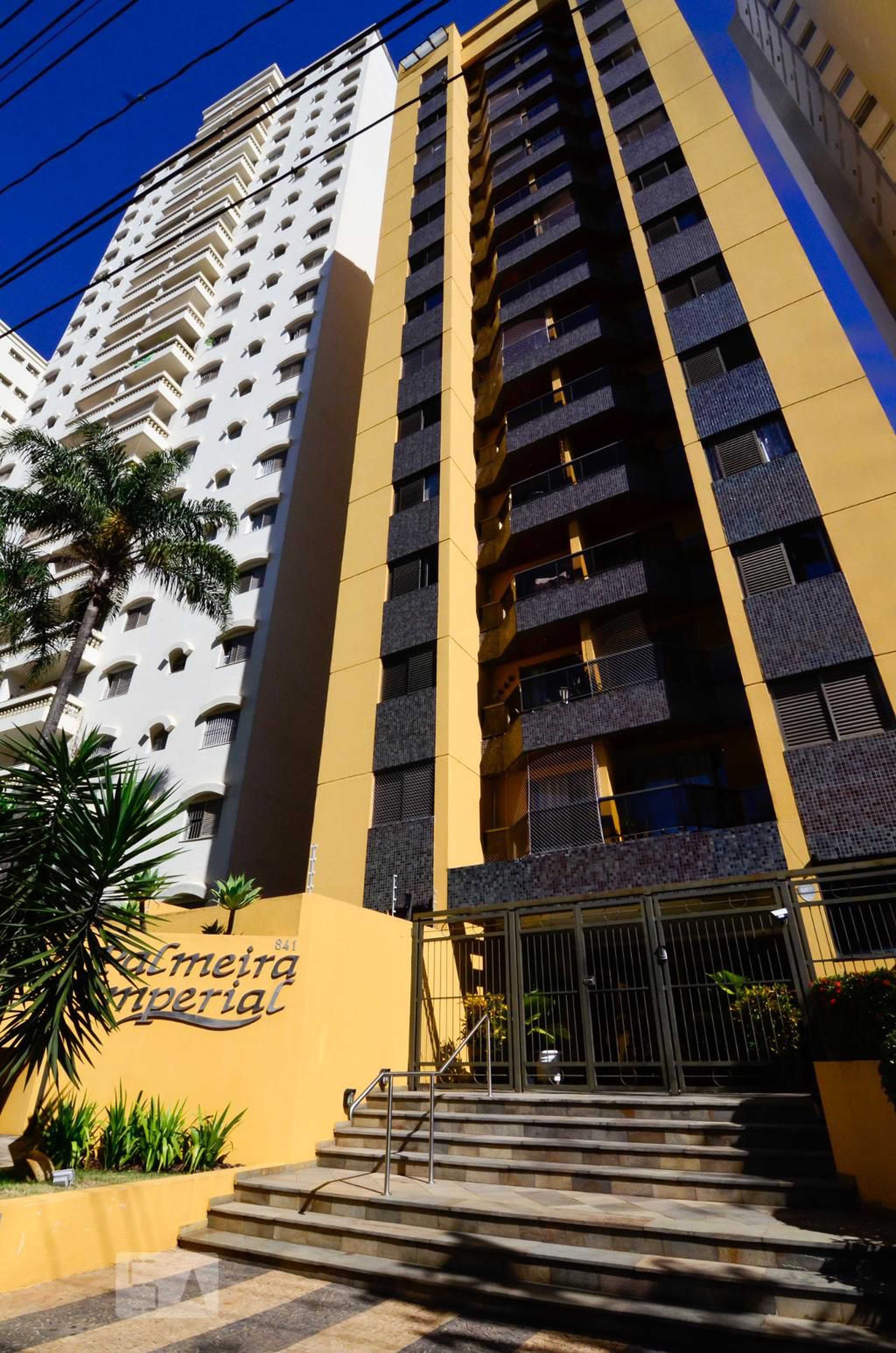 Fachada do prédio Condomínio em Rua Antônio Cesarino, 841