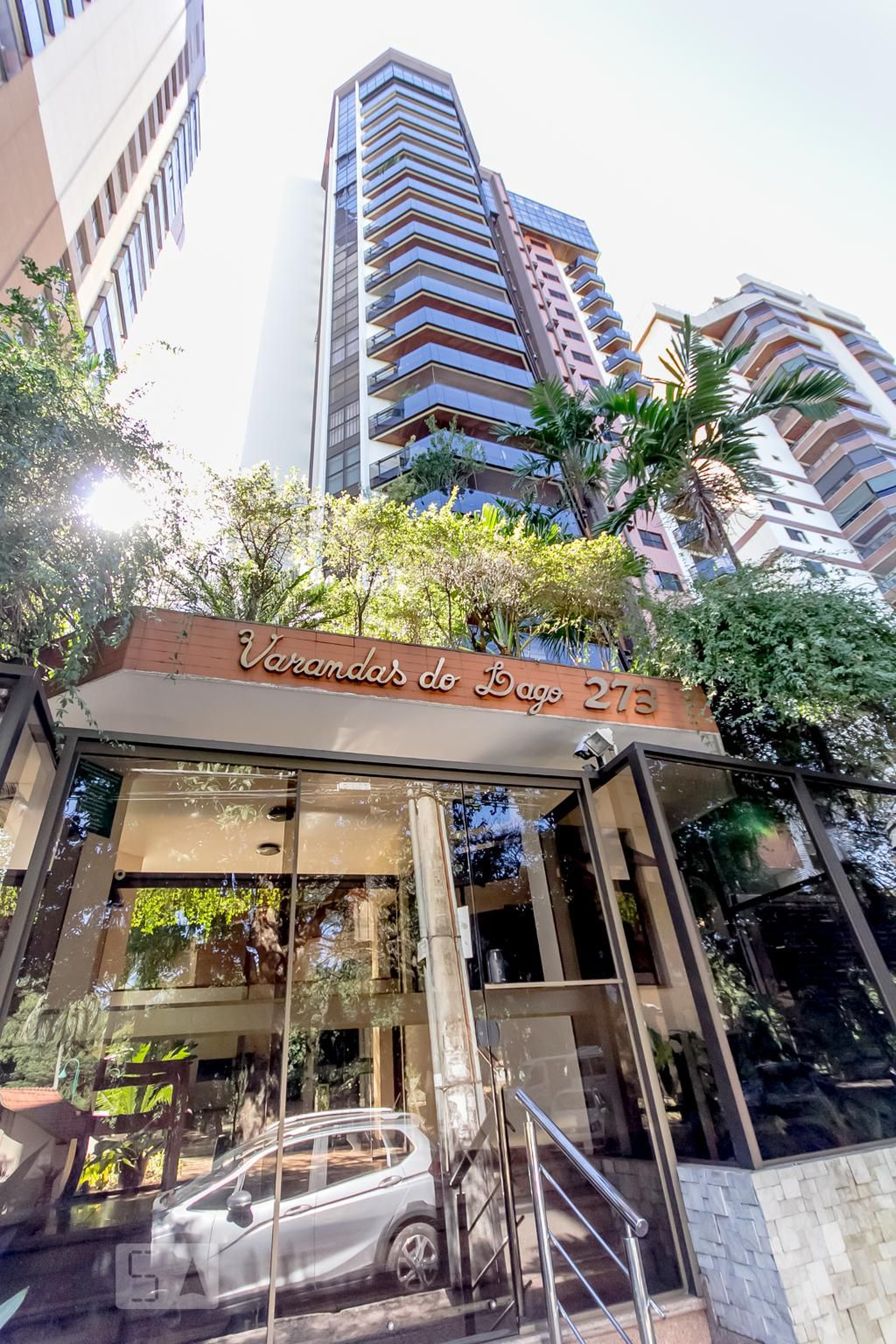 Fachada Condomínio em Alameda das Rosas, 273