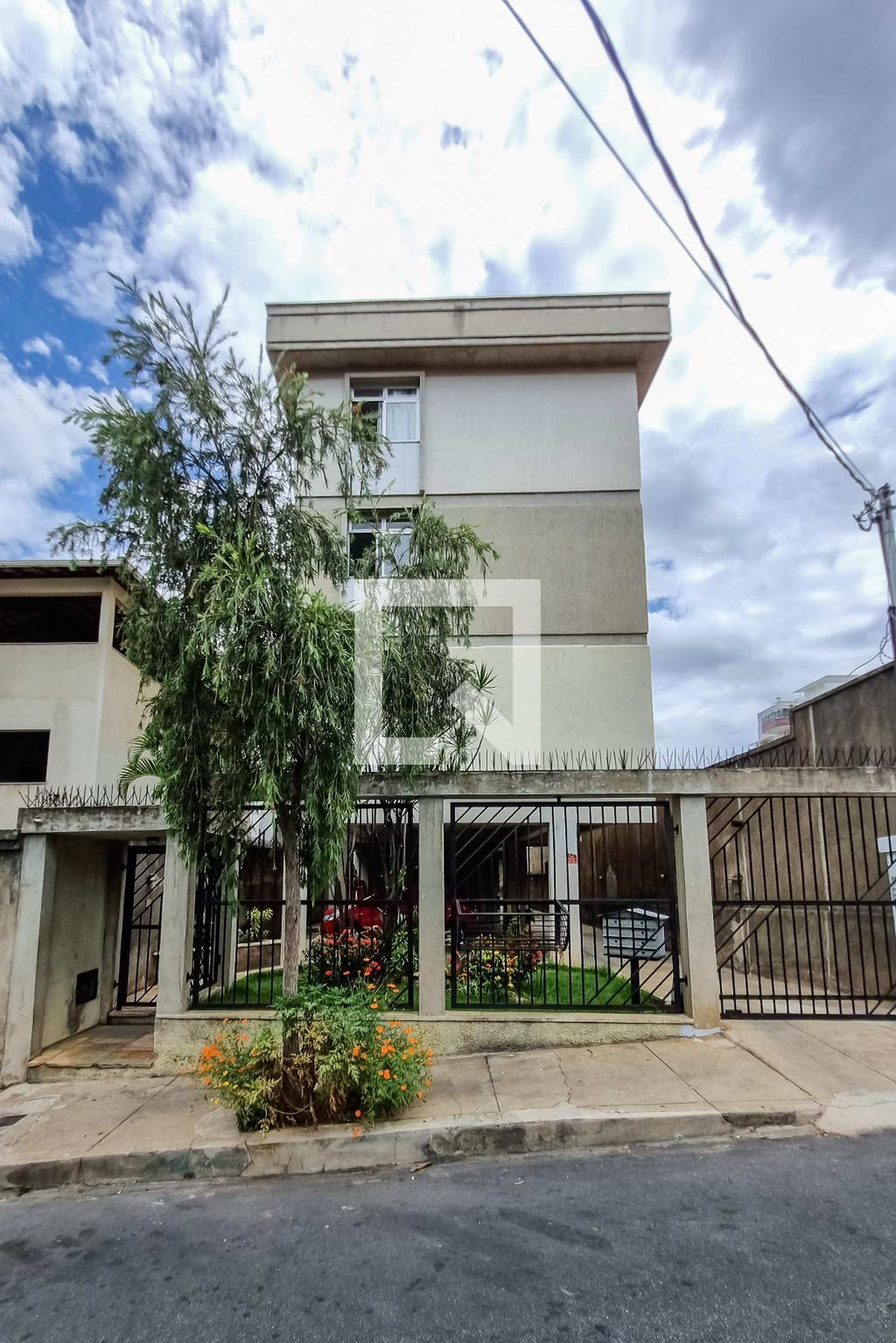 Fachada Condomínio Solar dos Ipês