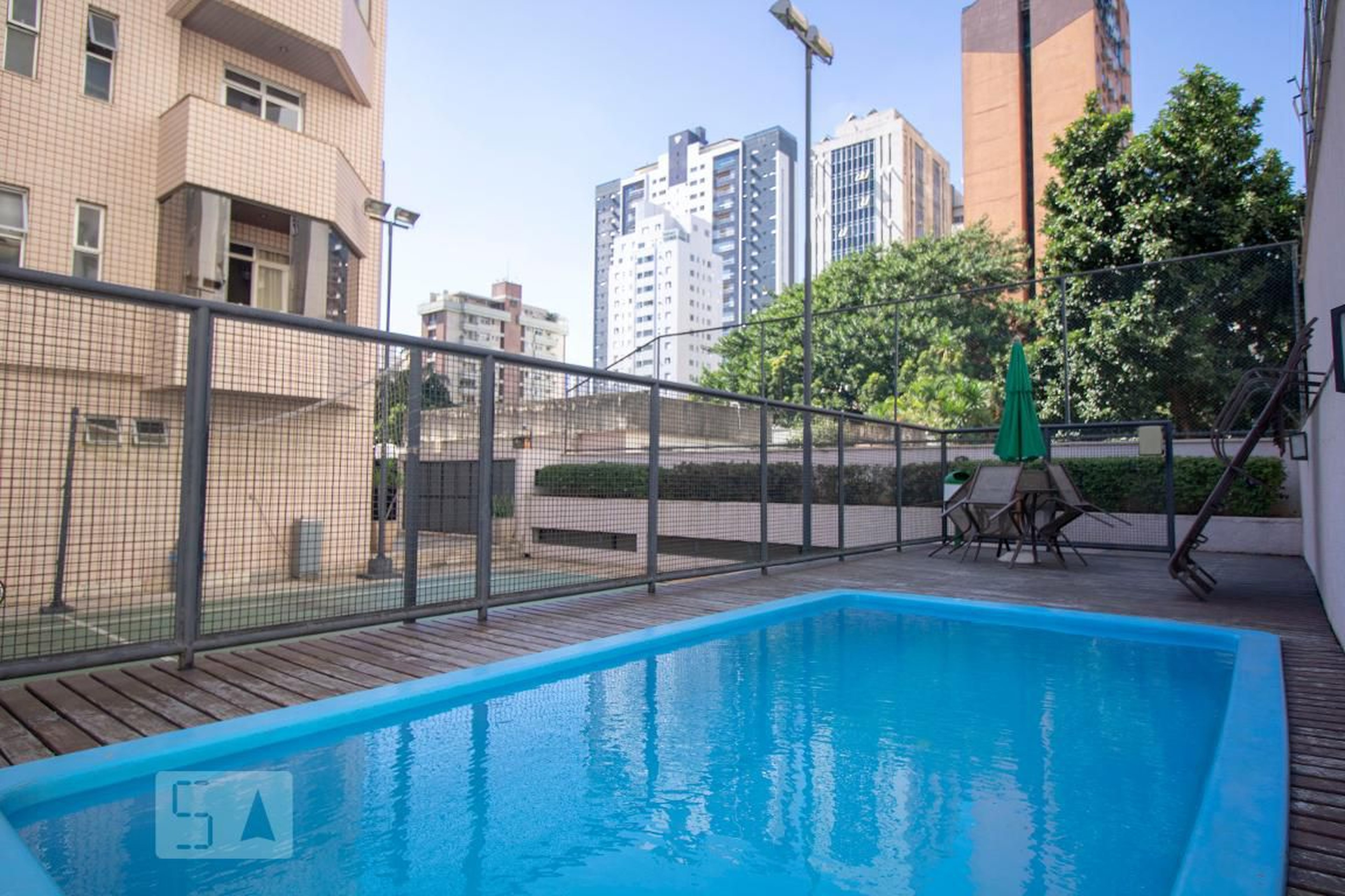Piscina - Edifício Skyline Savassi