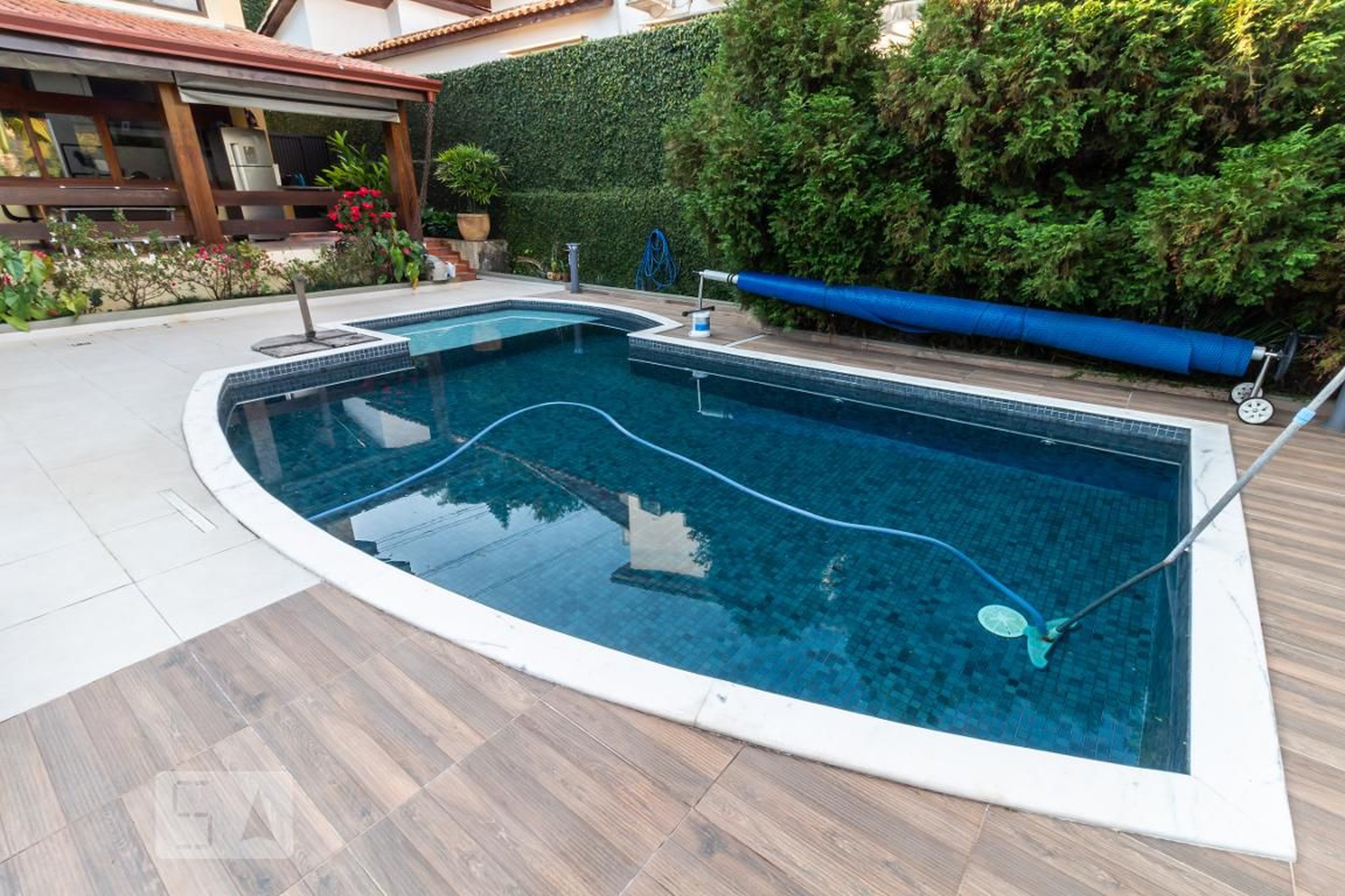 Piscina Condomínio em Alameda Turim, 215